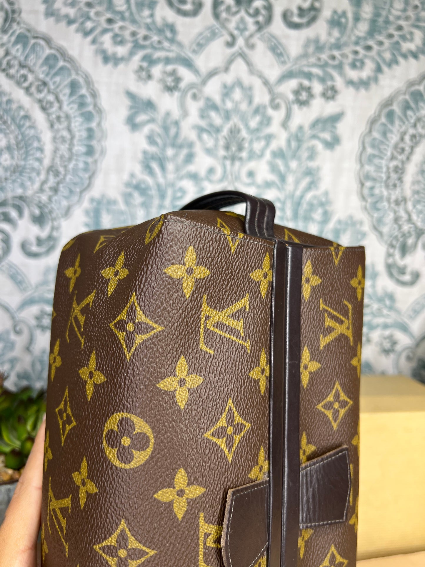 Louis Vuitton Toiletry / Dopp Kit