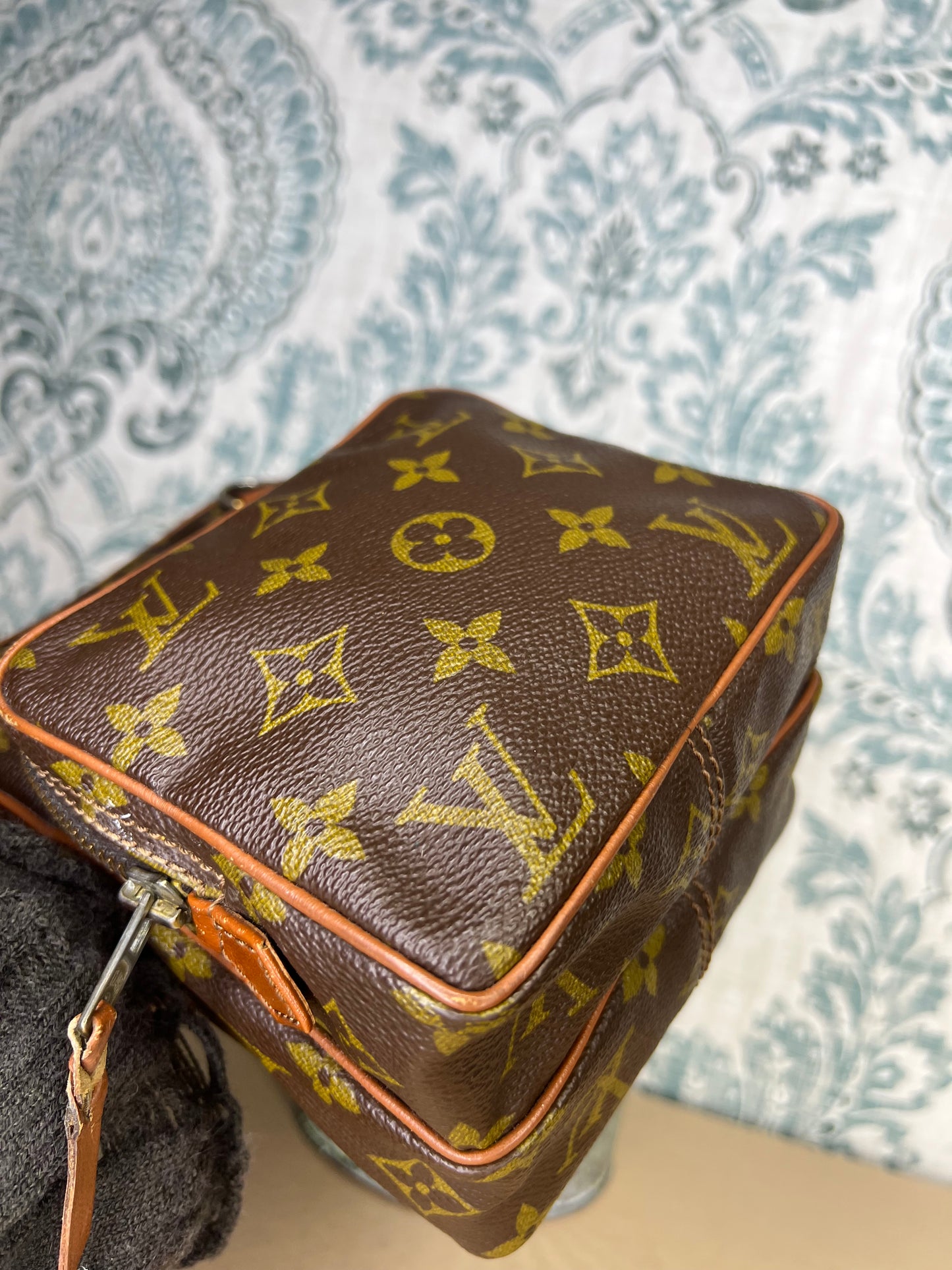 Louis Vuitton Vintage Amazon (project)