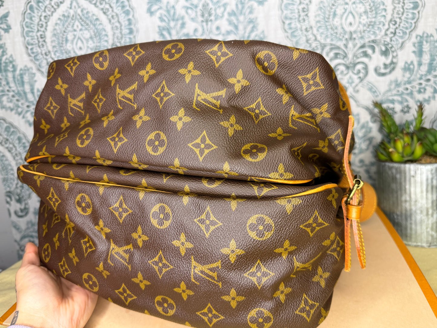 Louis Vuitton Saumur 35