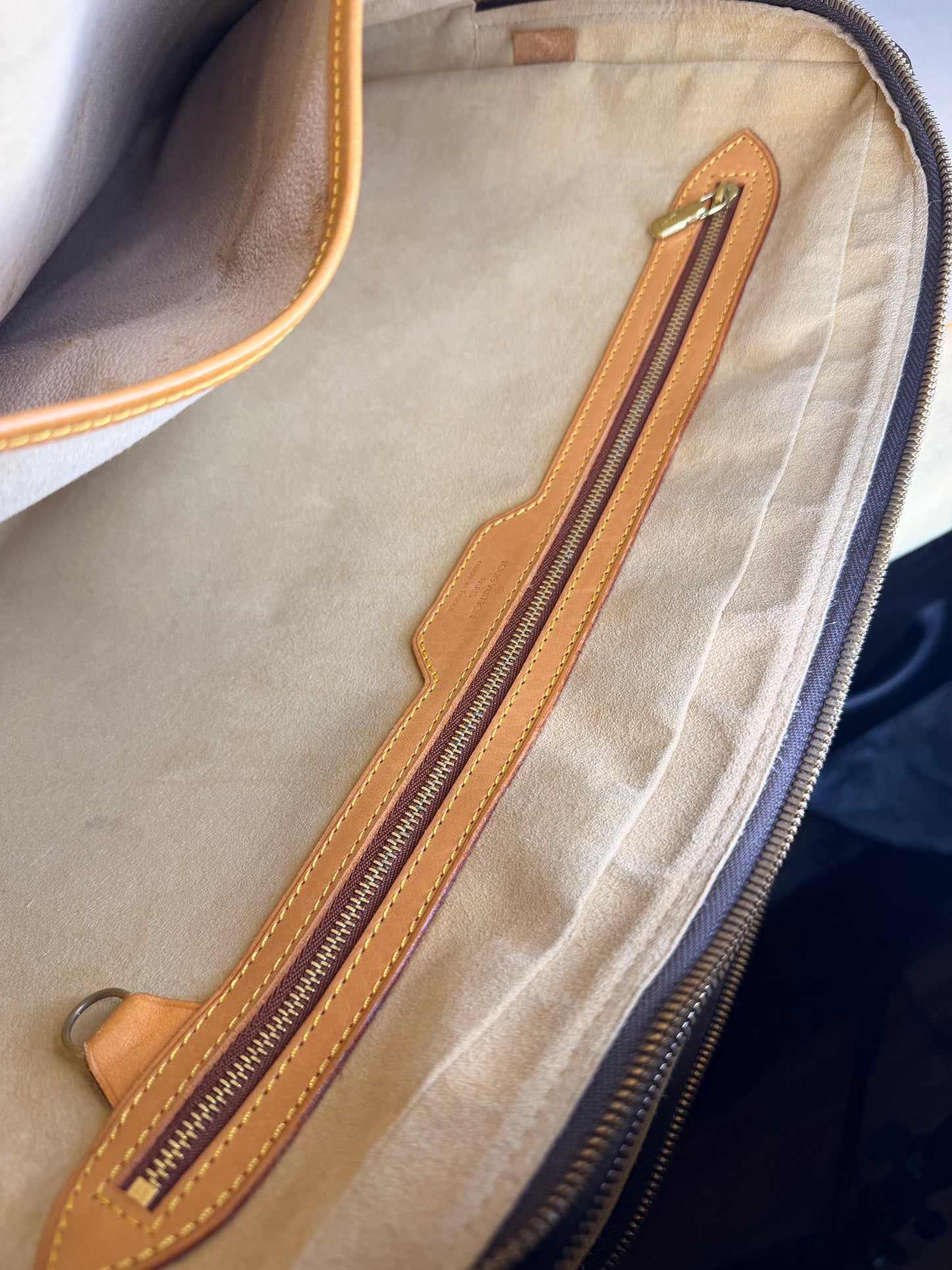 Louis Vuitton Porte Documents Voyage GM