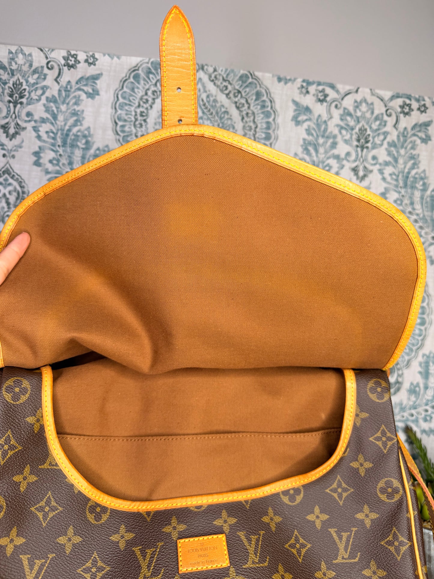 Louis Vuitton Saumur 35