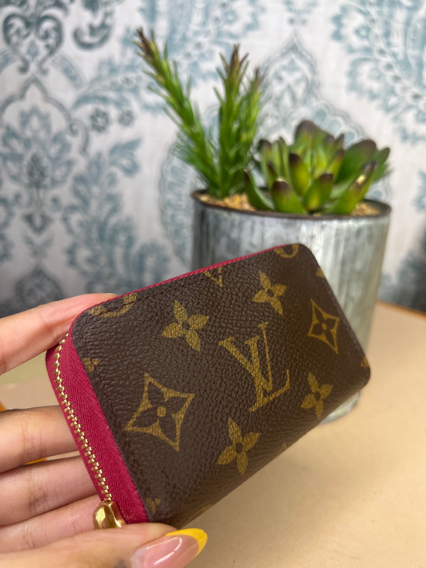 Louis Vuitton Zippy Multicartes Fuschia