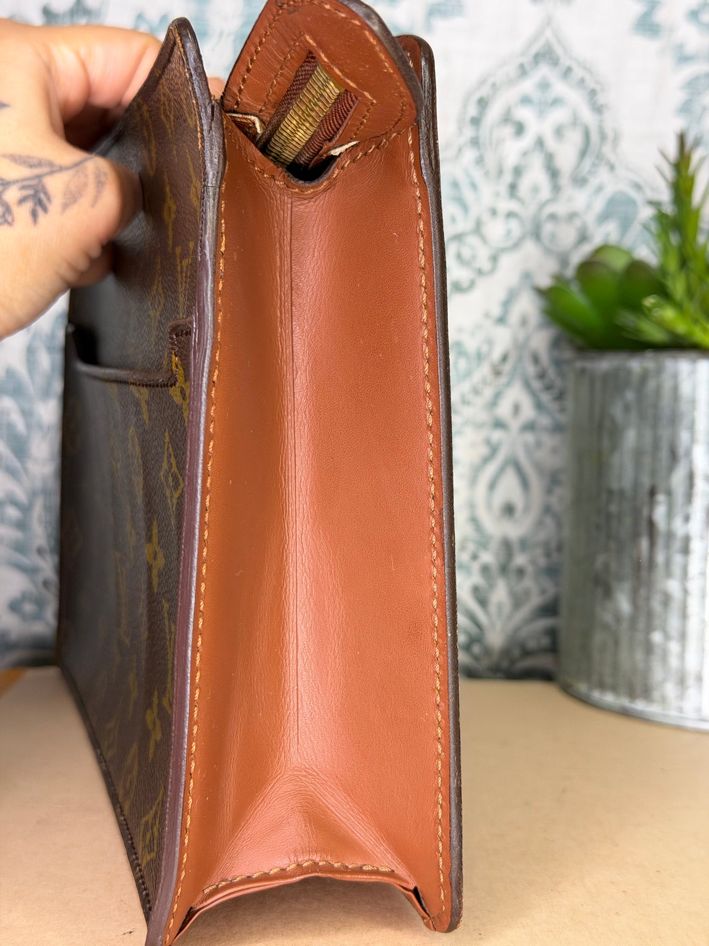 Louis Vuitton Pochette Homme Clutch