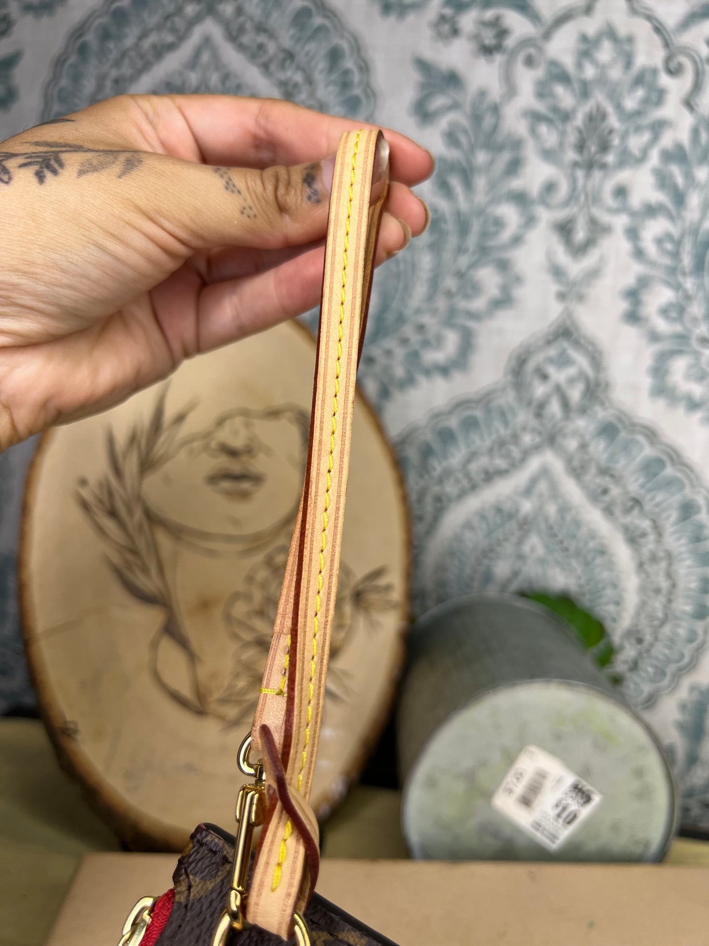 Neverfull Pouch Cherry Red