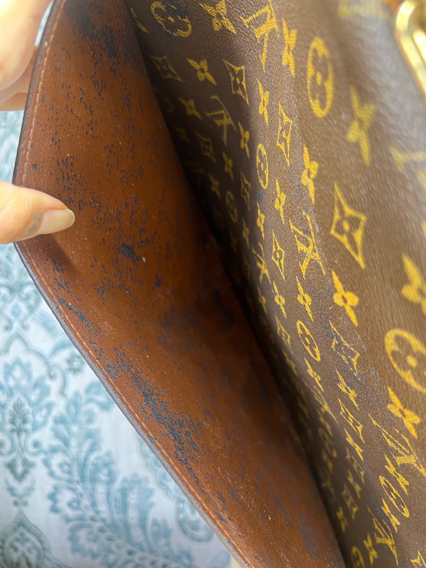 Louis Vuitton Serviette Conseiller Briefcase