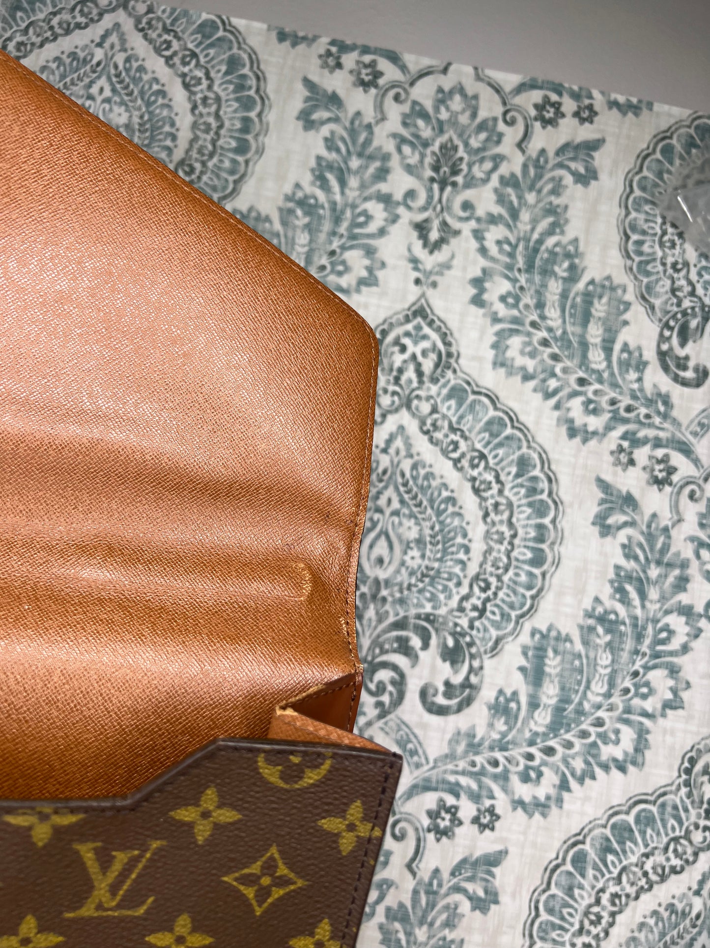 Louis Vuitton Porte Documents Bandouliere