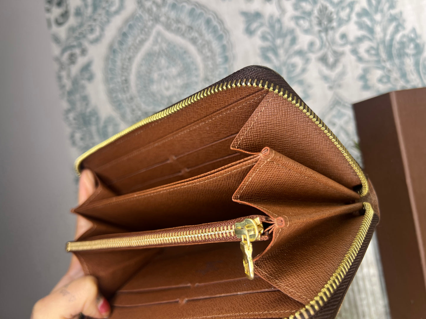 Louis Vuitton Monogram Zippy Wallet