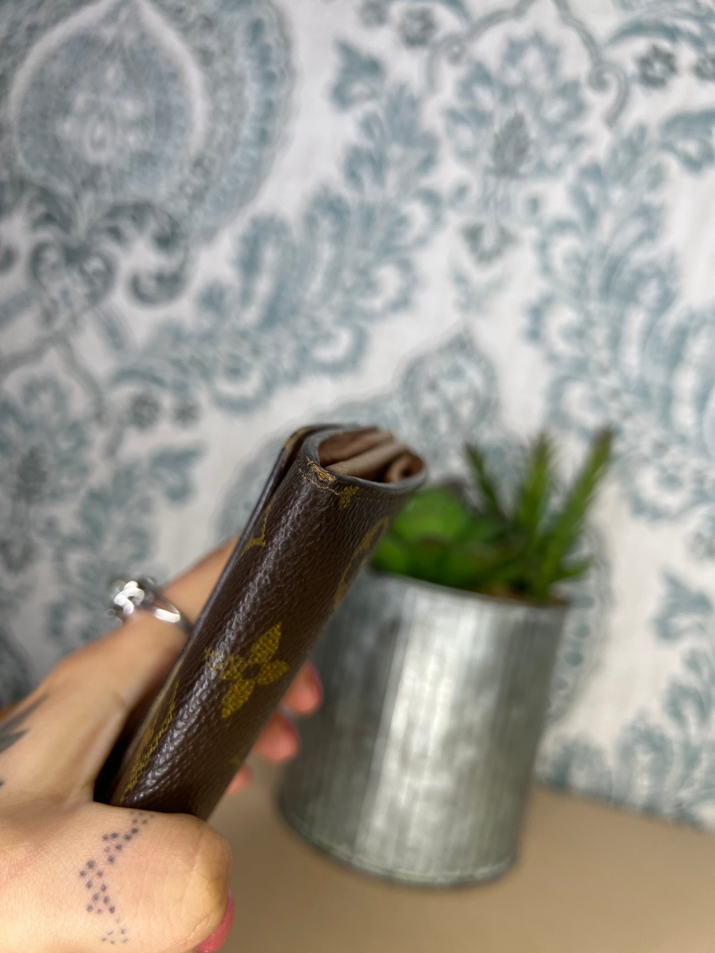Louis Vuitton Monogram Sarah Wallet