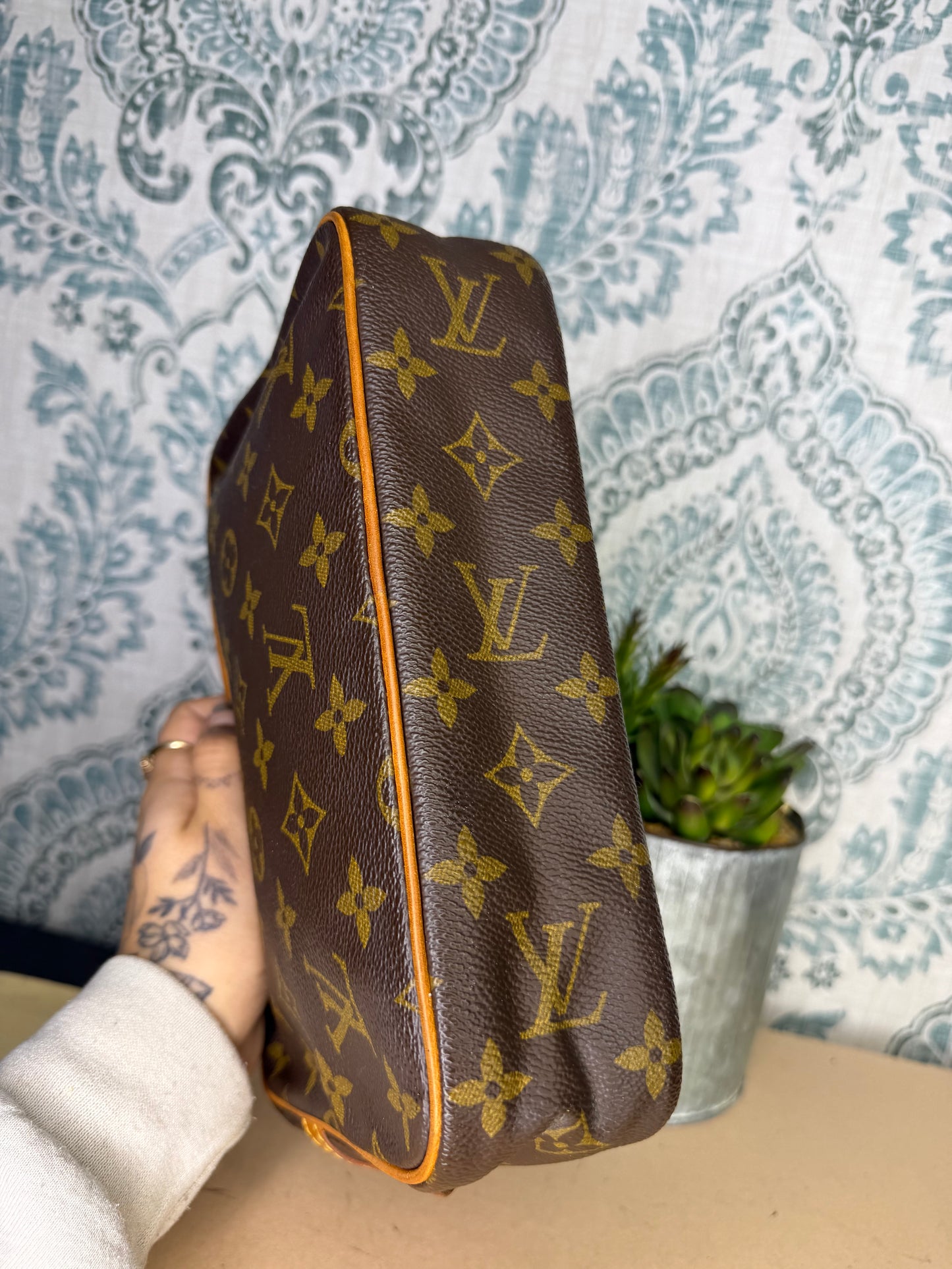 Louis Vuitton Compiegne 23
