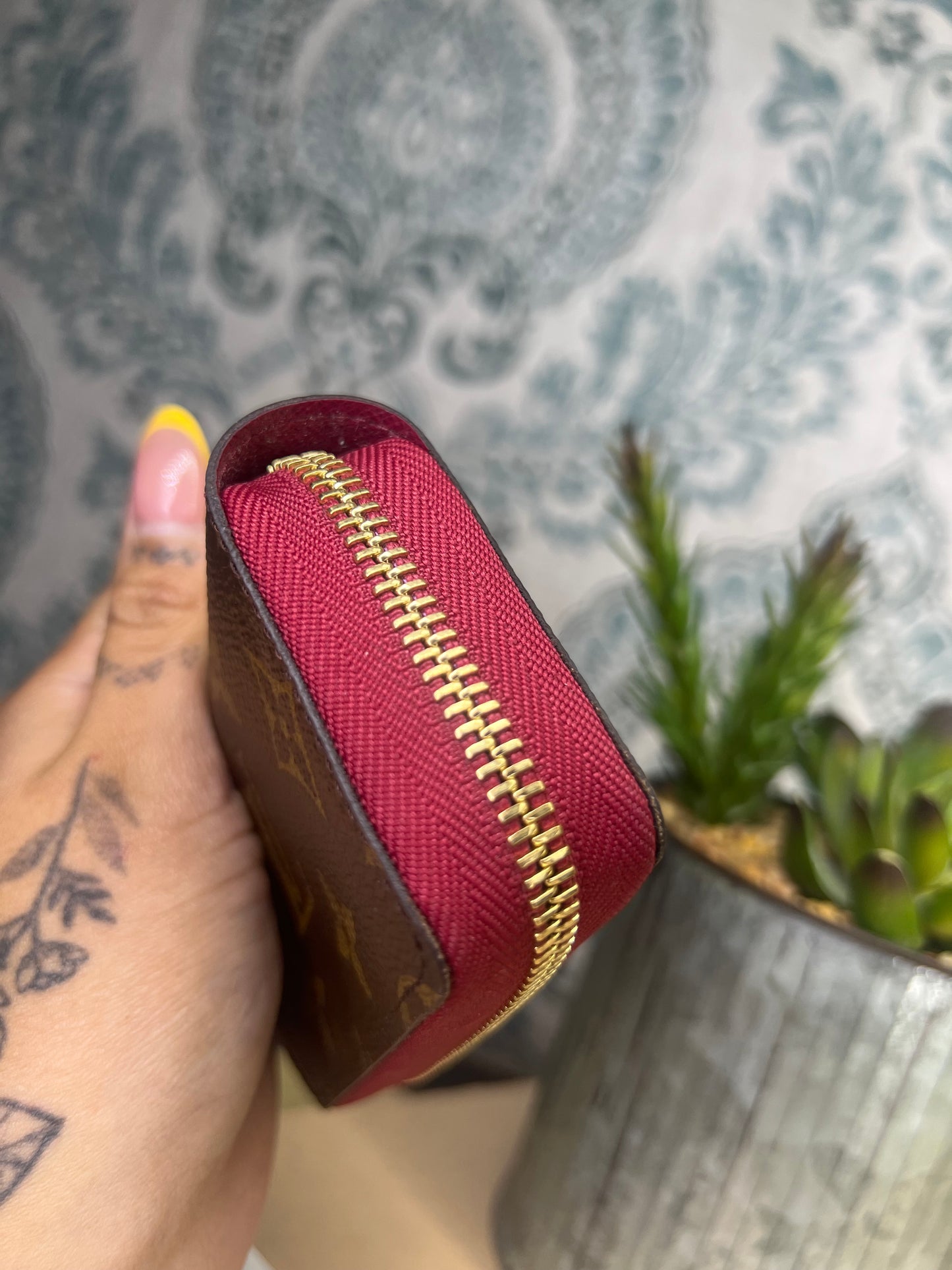 Louis Vuitton Zippy Multicartes Fuschia