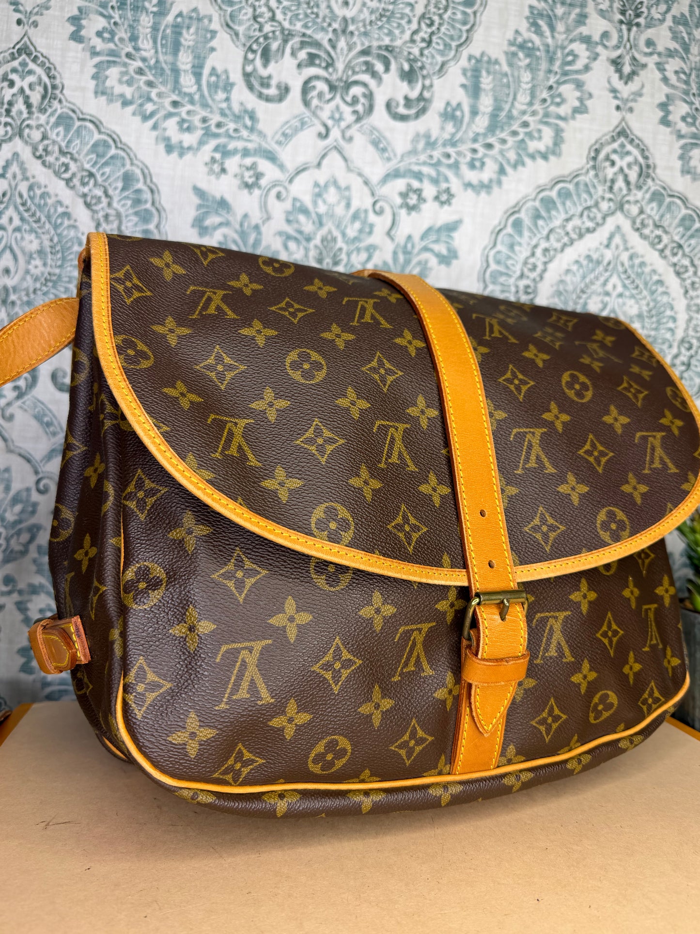 Louis Vuitton Saumur 35