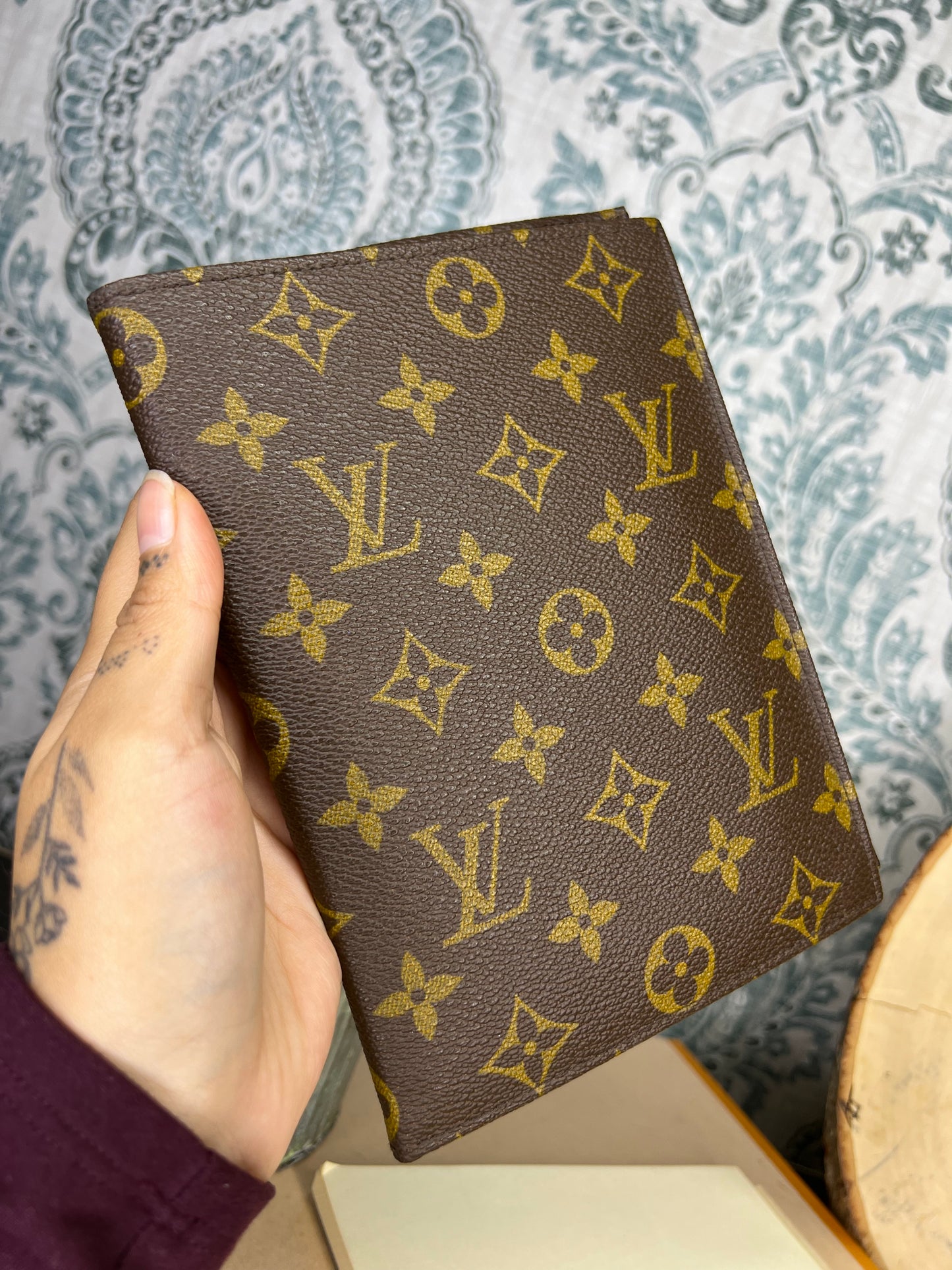Louis Vuitton Saks Fifth Ave Agenda Cover