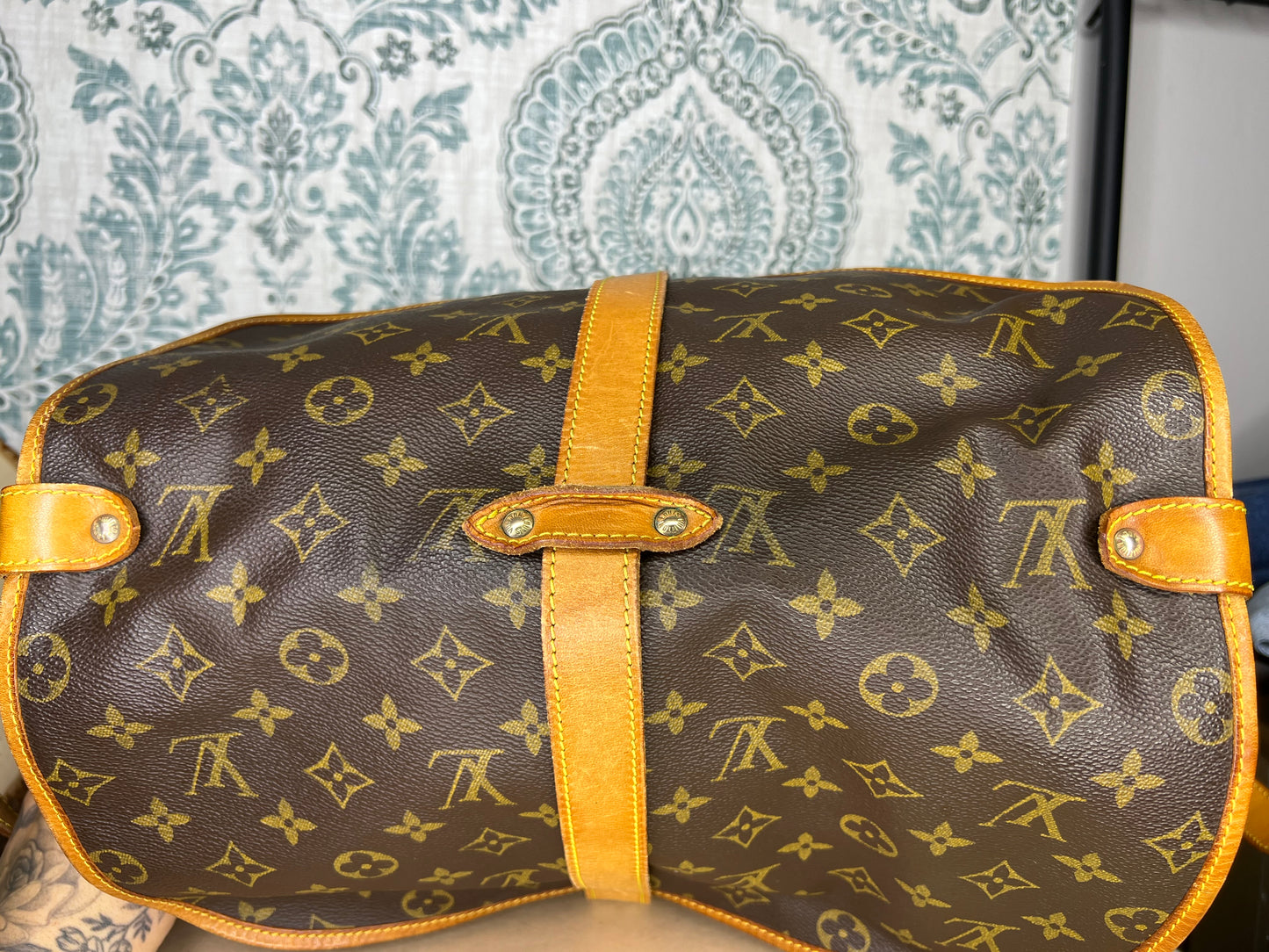 Louis Vuitton Saumur 35