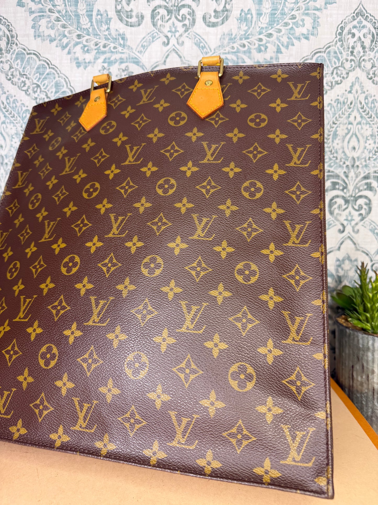 Louis Vuitton Sac Plat