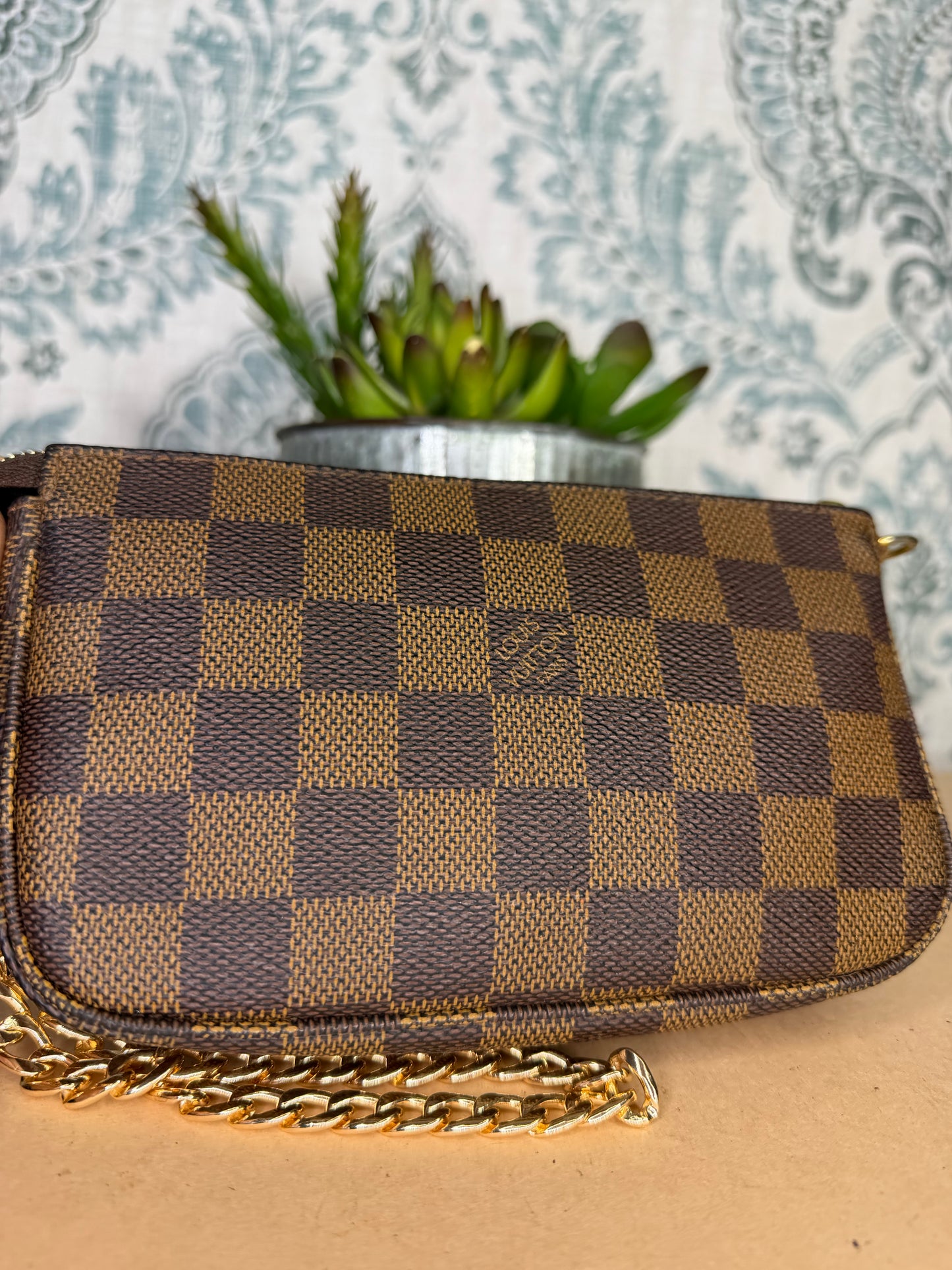 Louis Vuitton Damier Ebene Bucket Pochette