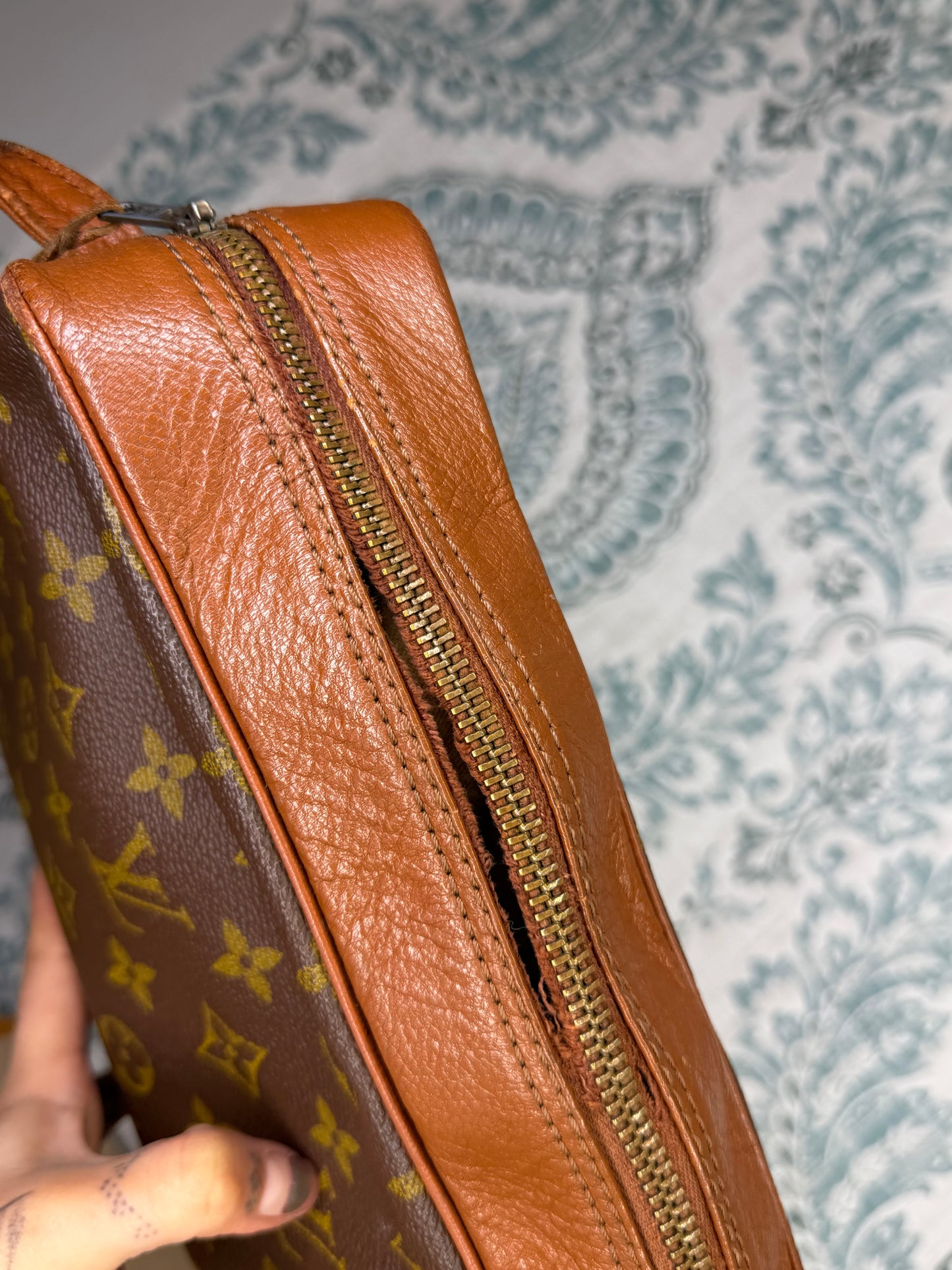 Louis Vuitton Sac Bandouliere 30 (needs new zipper)