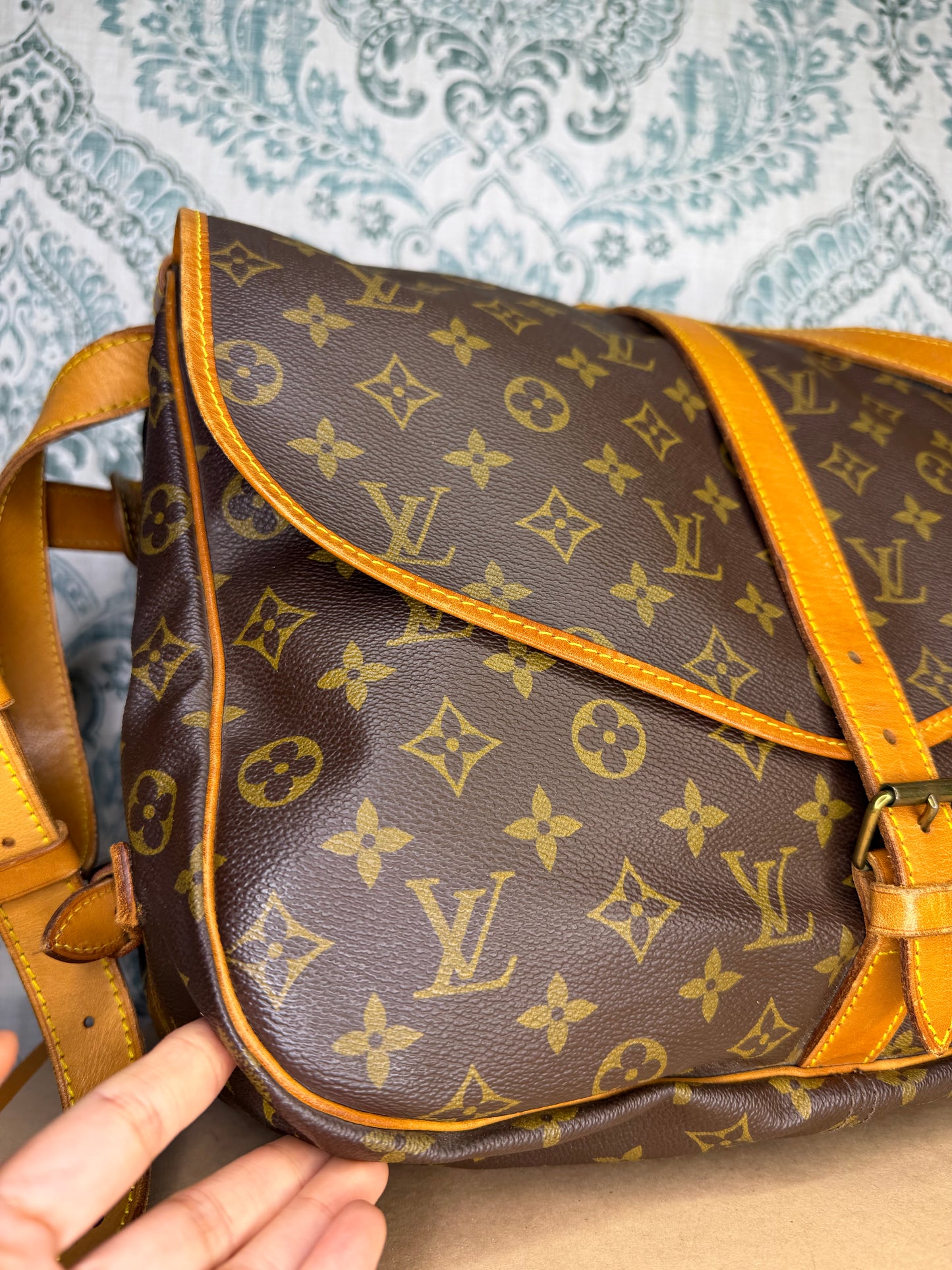 Louis Vuitton Saumur 35