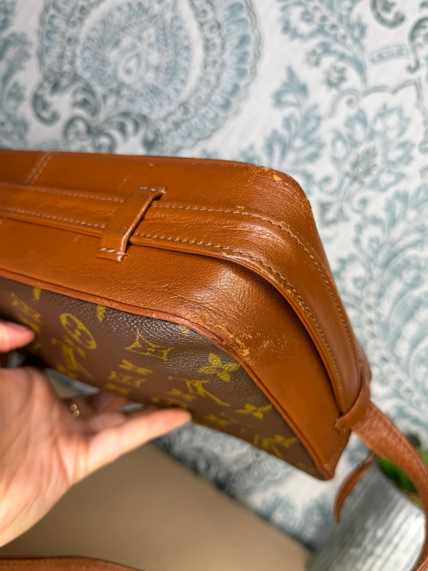 Louis Vuitton Sac Bandouliere 30 (needs new zipper)