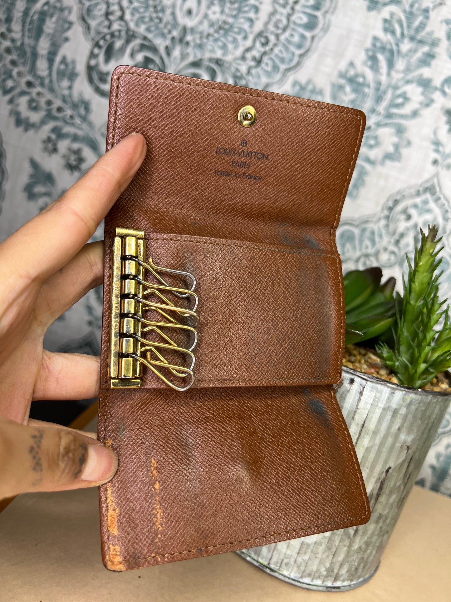 Louis Vuitton 6 Key Holder