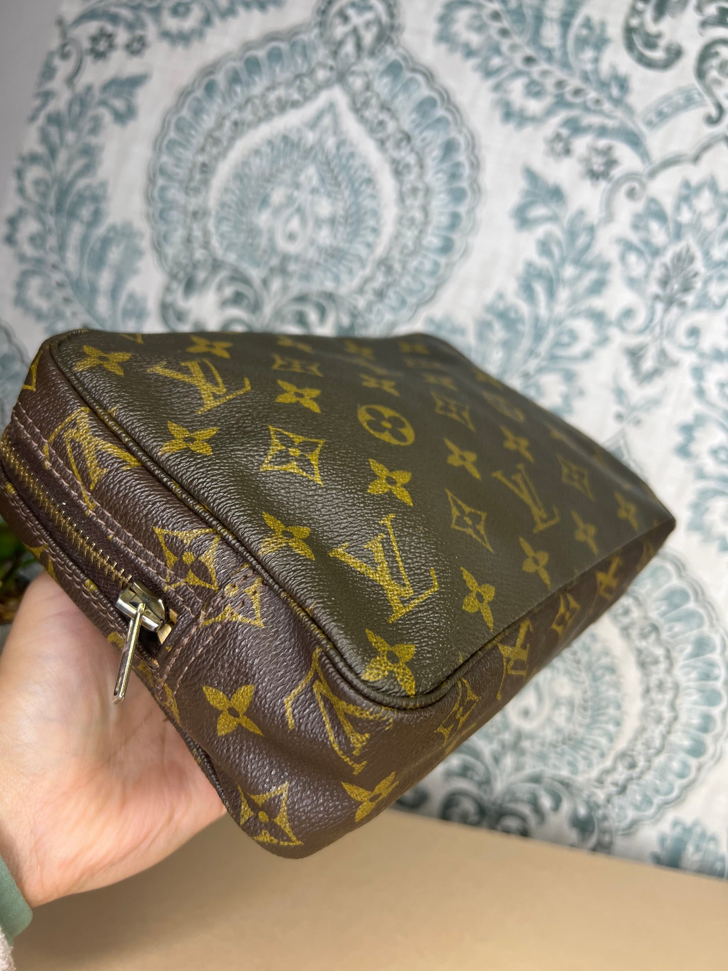 Louis Vuitton Trousse 23