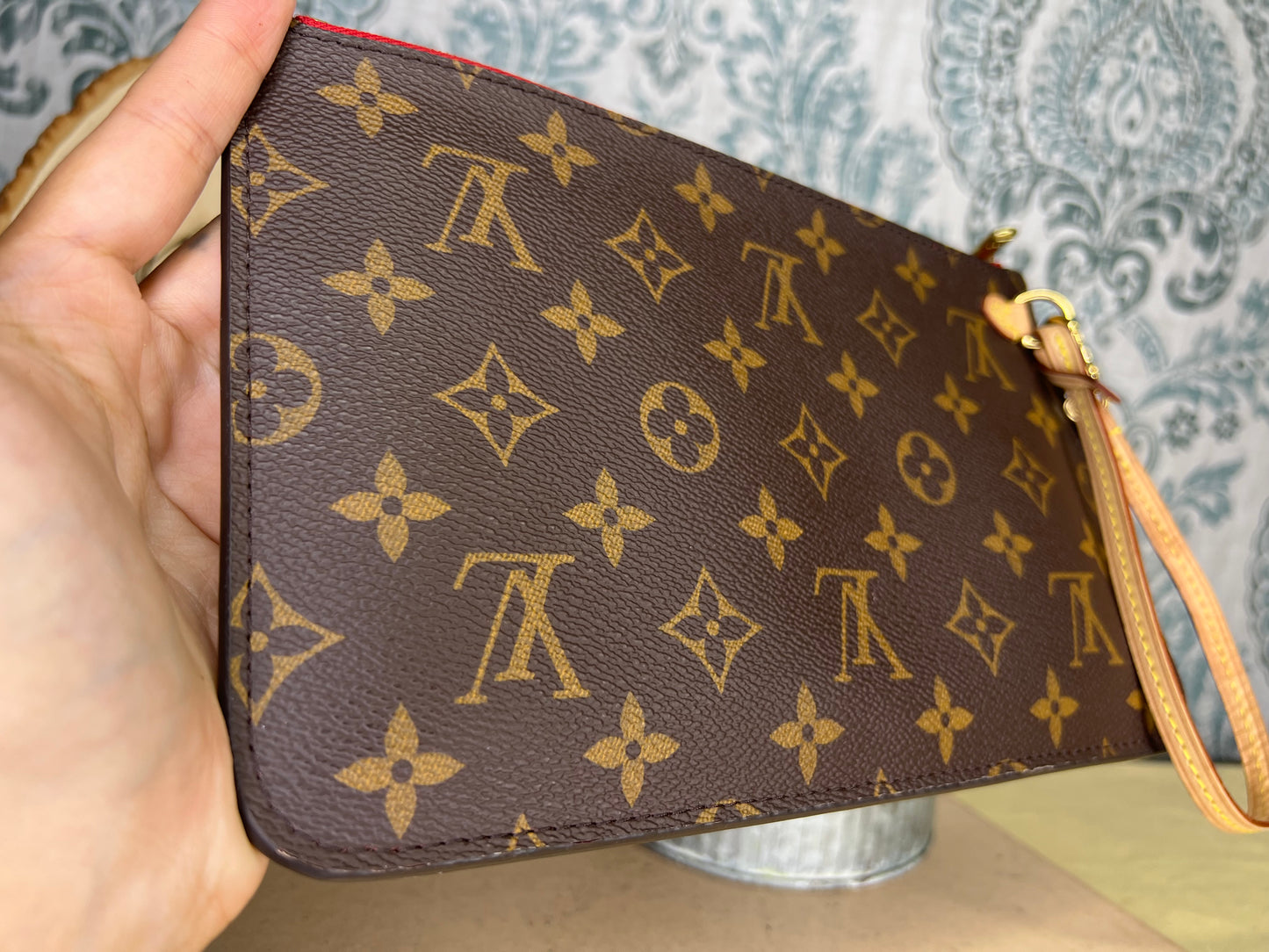 Neverfull Pouch Cherry Red