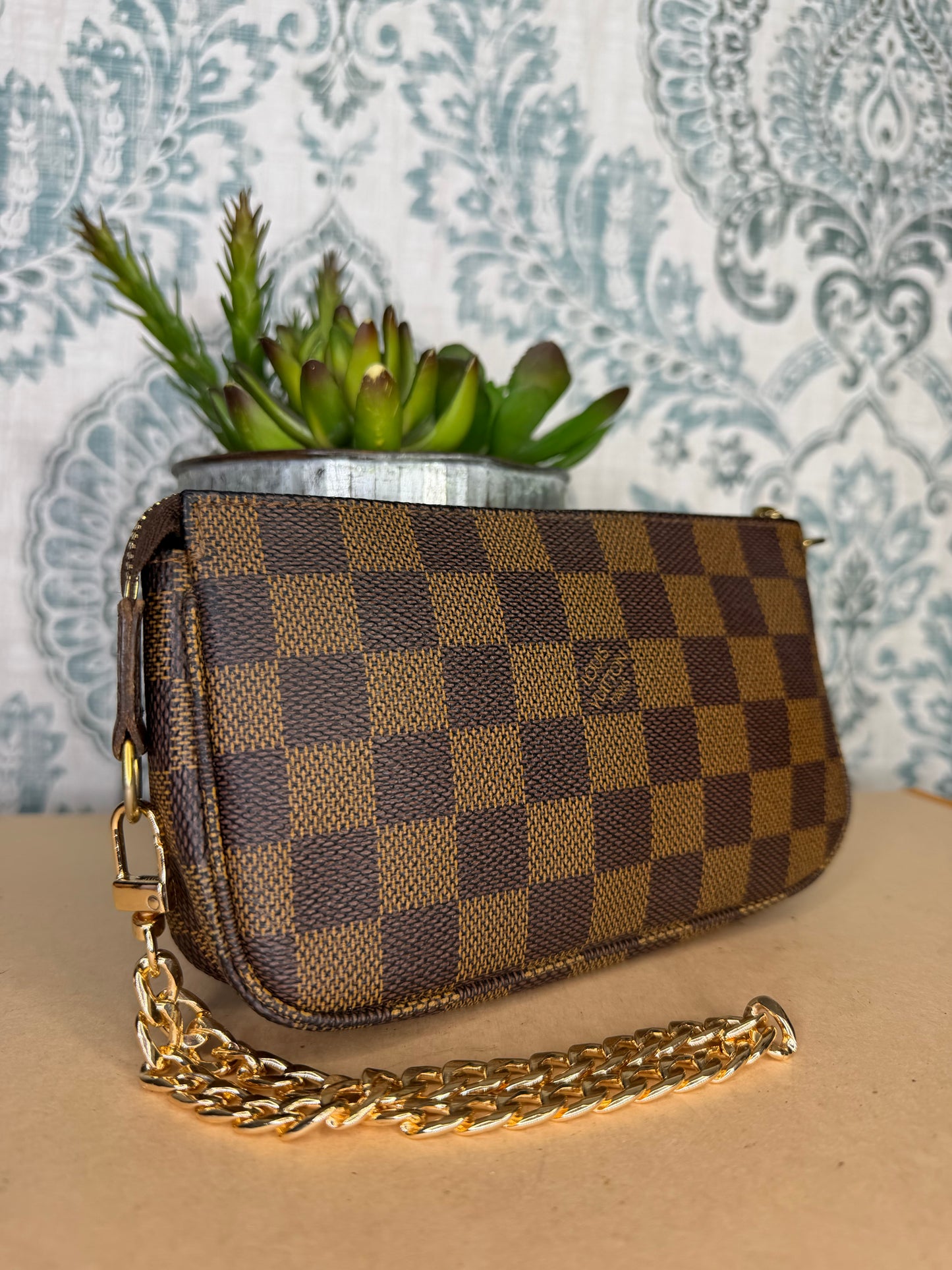 Louis Vuitton Damier Ebene Bucket Pochette