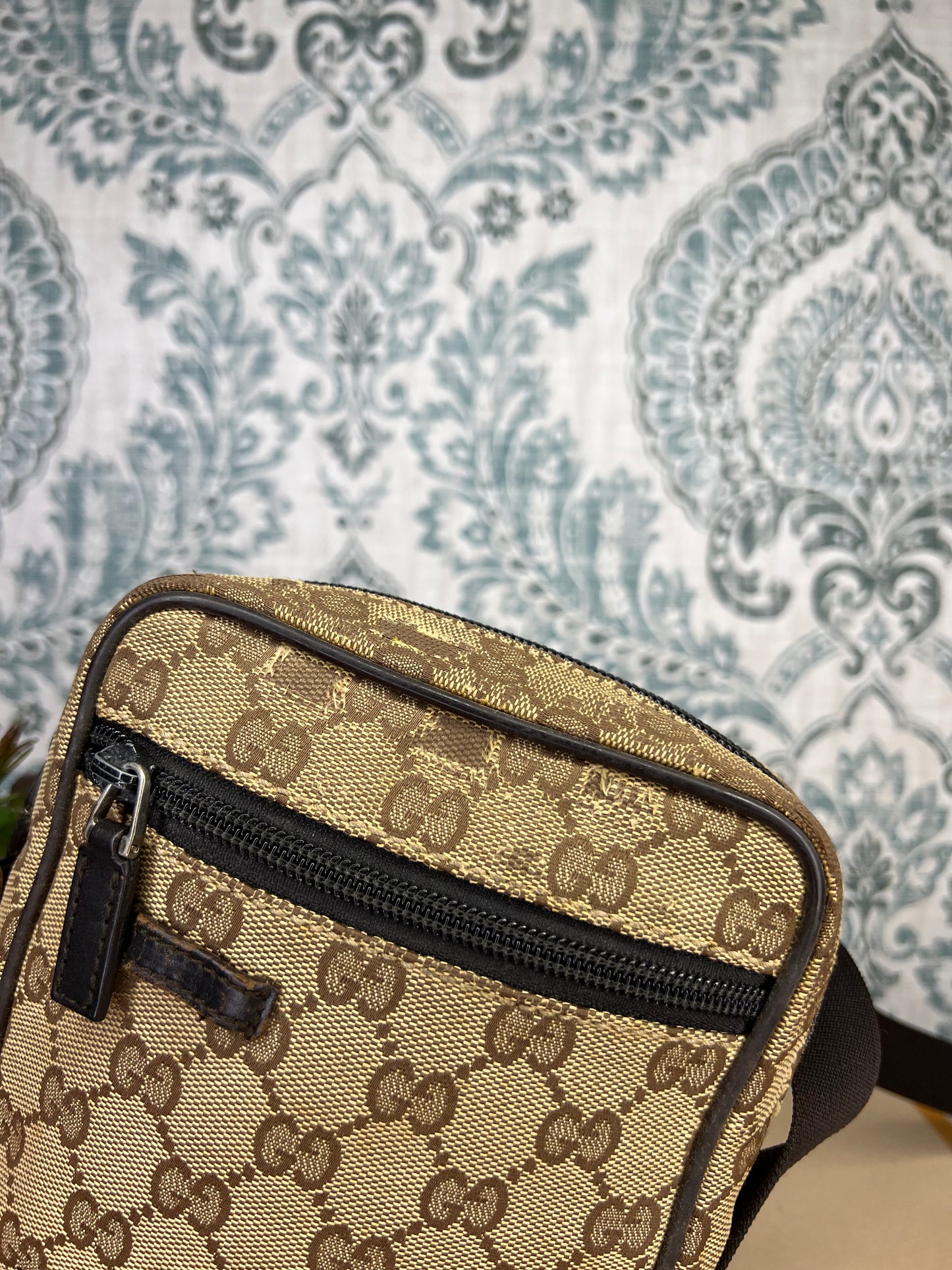 Gucci Mini Mesesenger Bag Crossbody