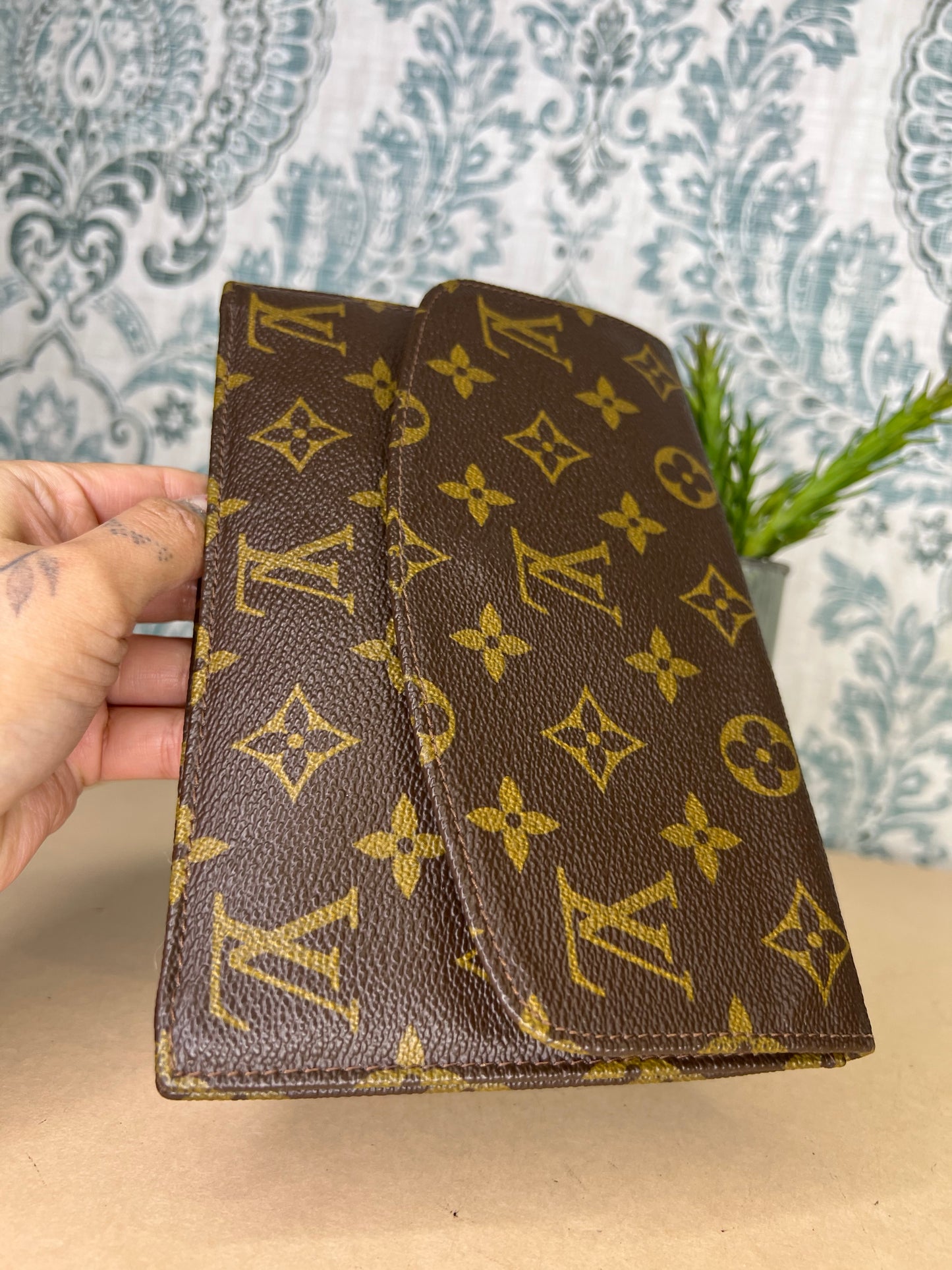 Louis Vuitton Rabat 20 Clutch