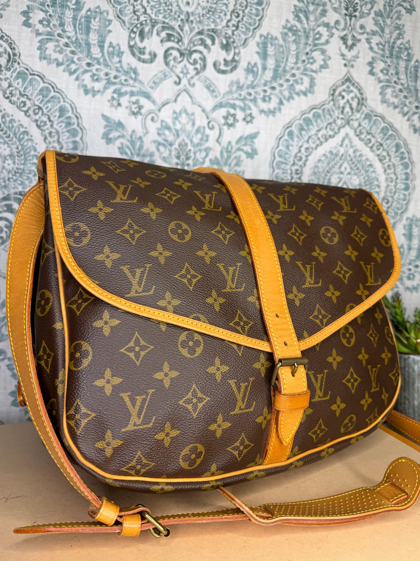 Louis Vuitton Saumur 35