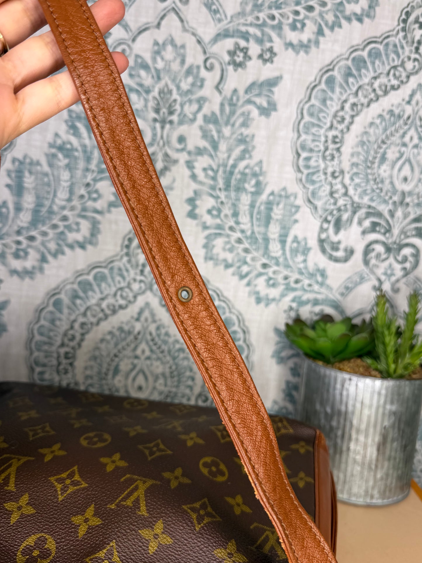 Louis Vuitton Sac Bandouliere 30 (needs new zipper)