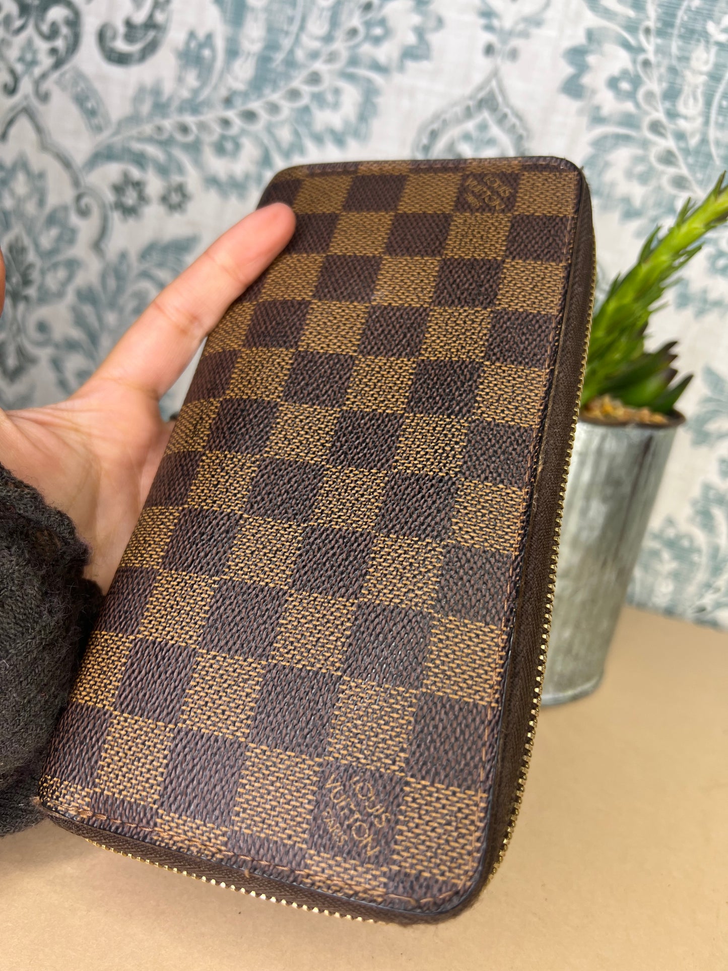 Louis Vuitton Damier Ebene Zippy Wallet