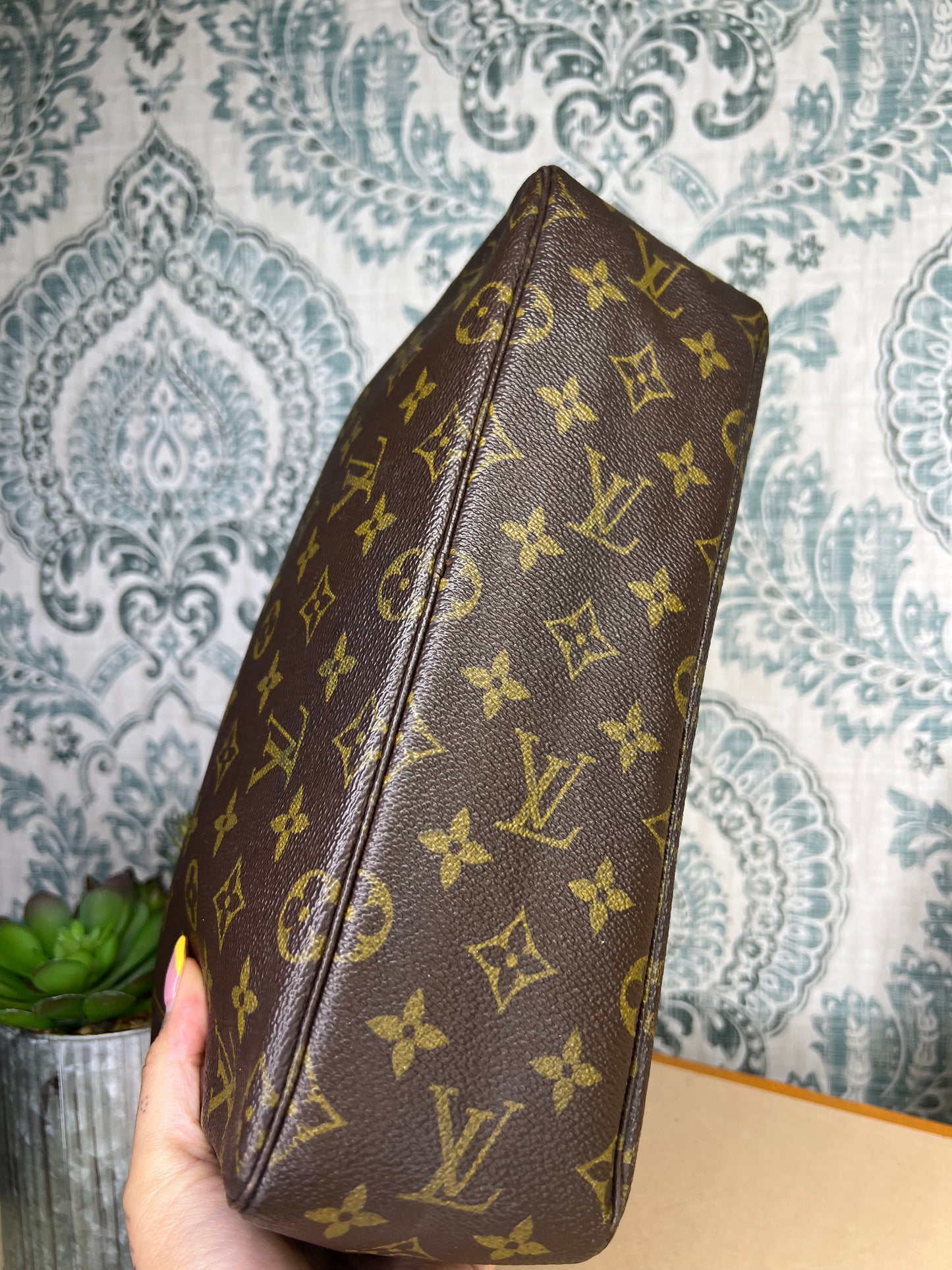 Louis Vuitton Trousse 28