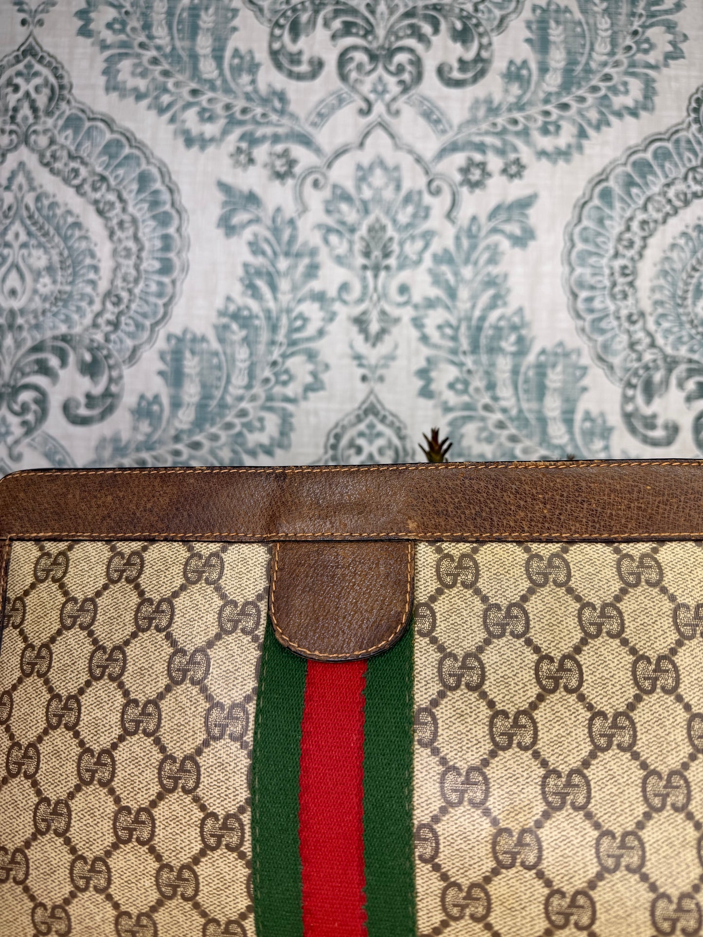 Gucci Supreme Sherry Line Clutch (Accessory Collection)