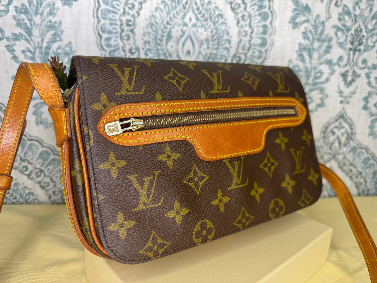 Louis Vuitton Saint Germain 24