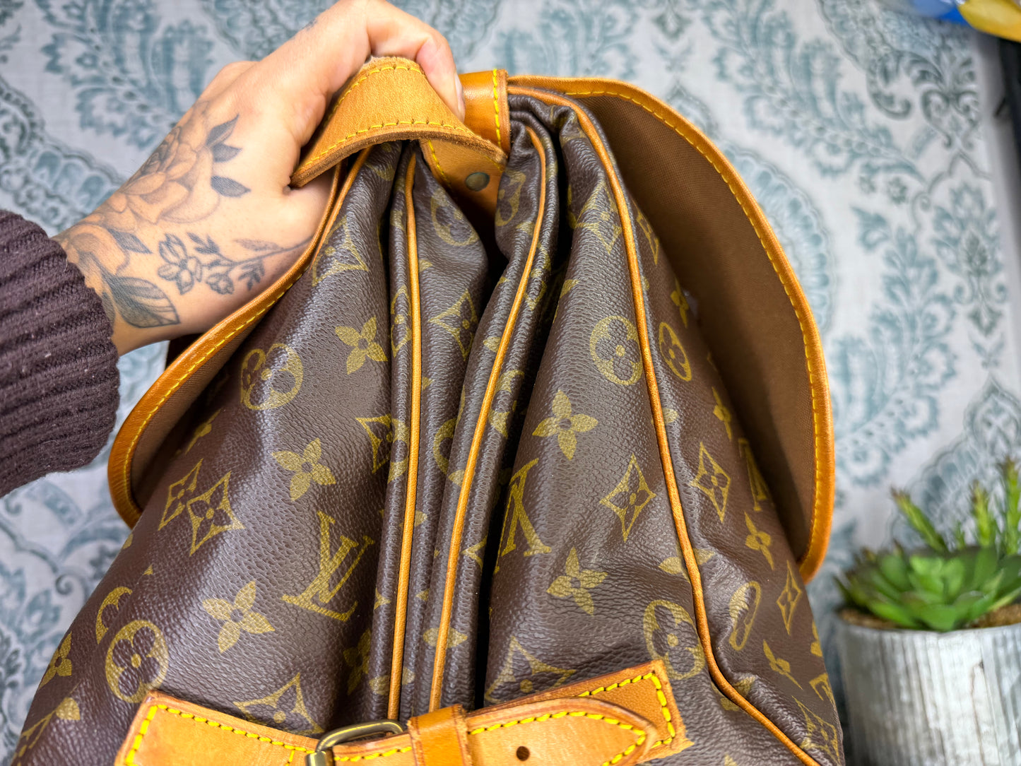 Louis Vuitton Saumur 35