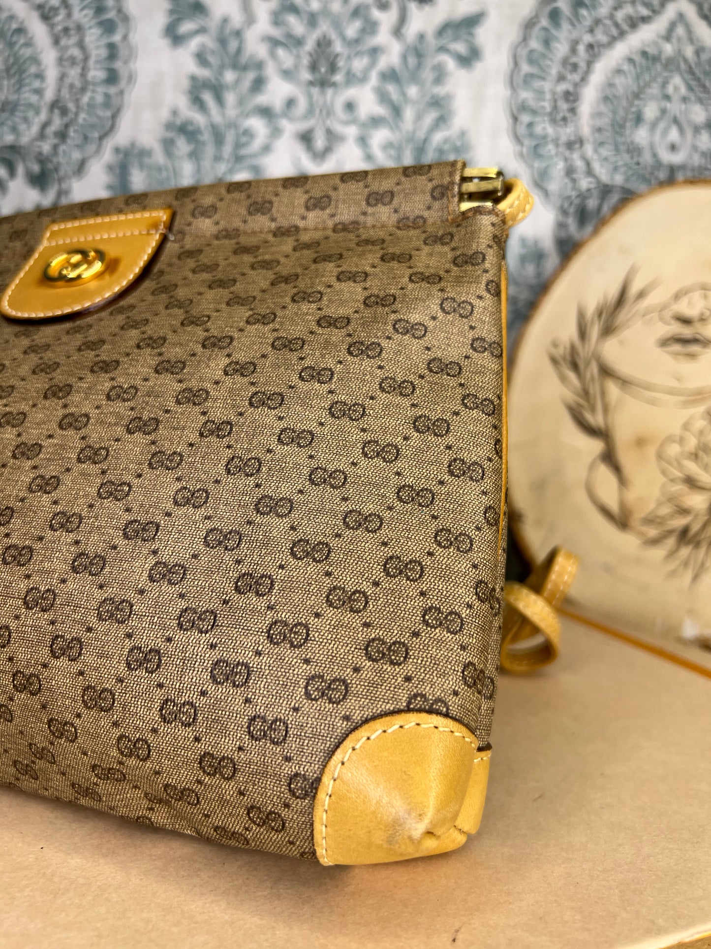 Micro Gucci Tan Vintage Crossbody