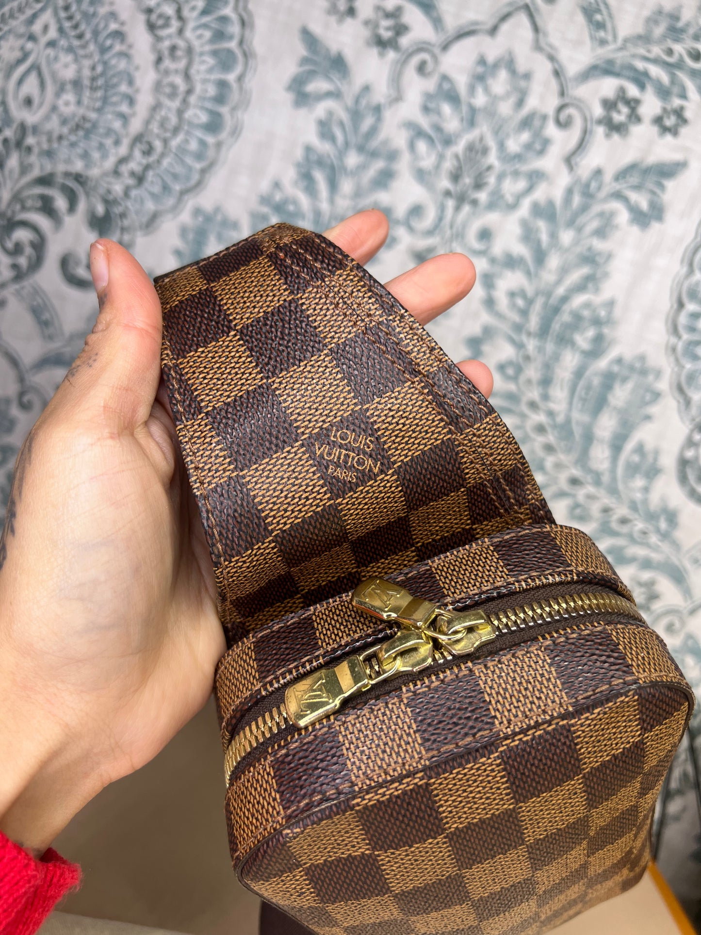 Louis Vuitton Geronimo Sling Bag