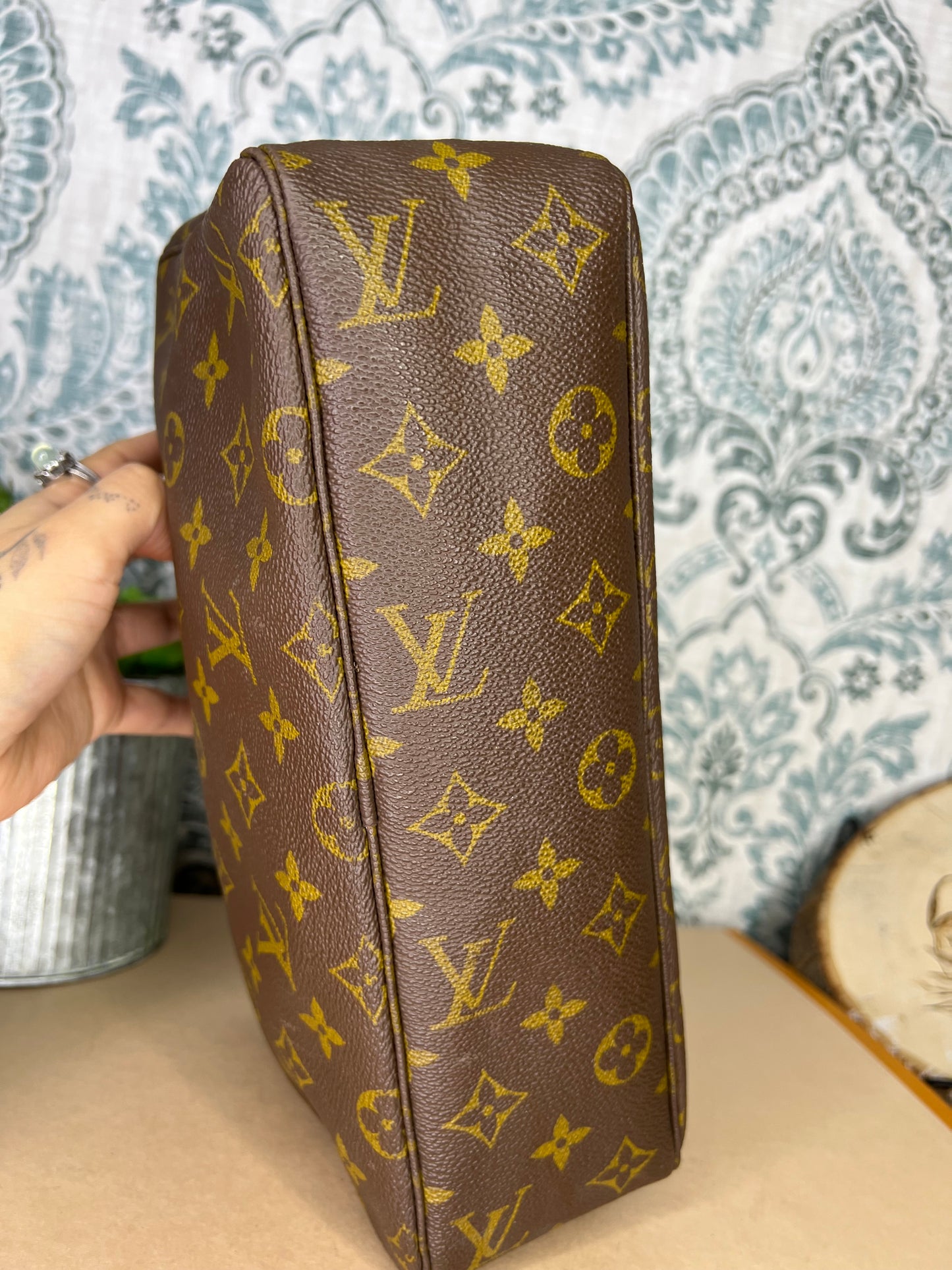 Louis Vuitton Trousse 28
