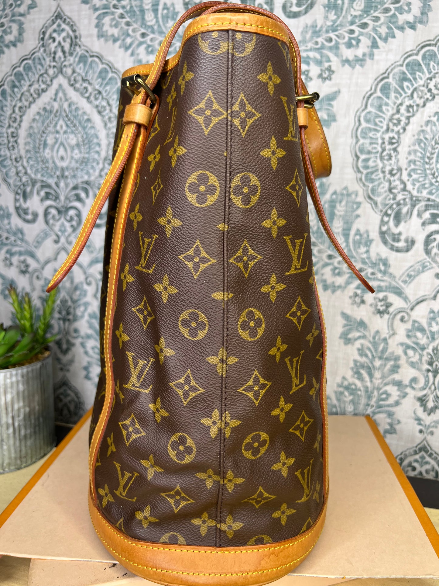 Louis Vuitton Bucket GM