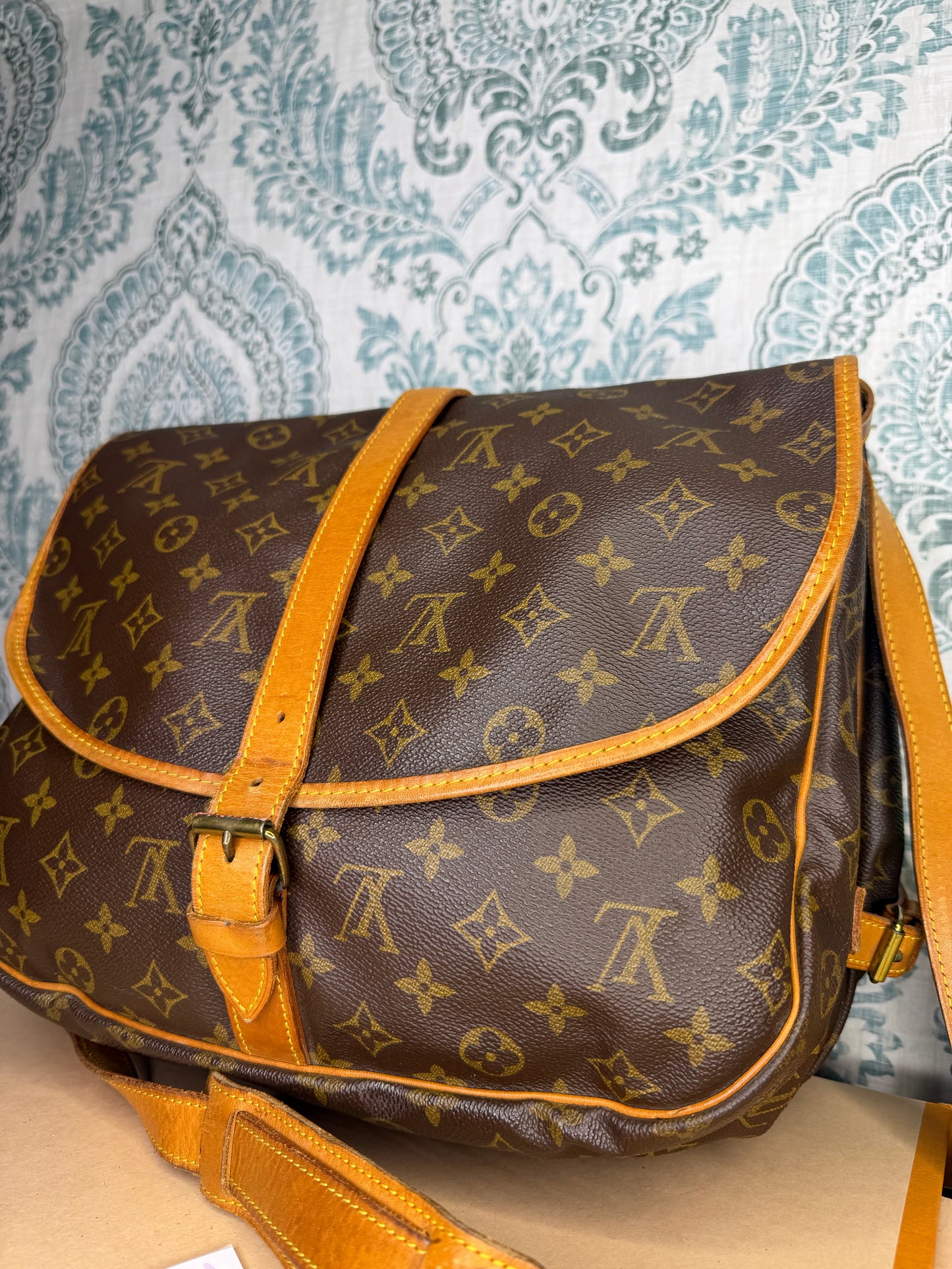 Louis Vuitton Saumur 35