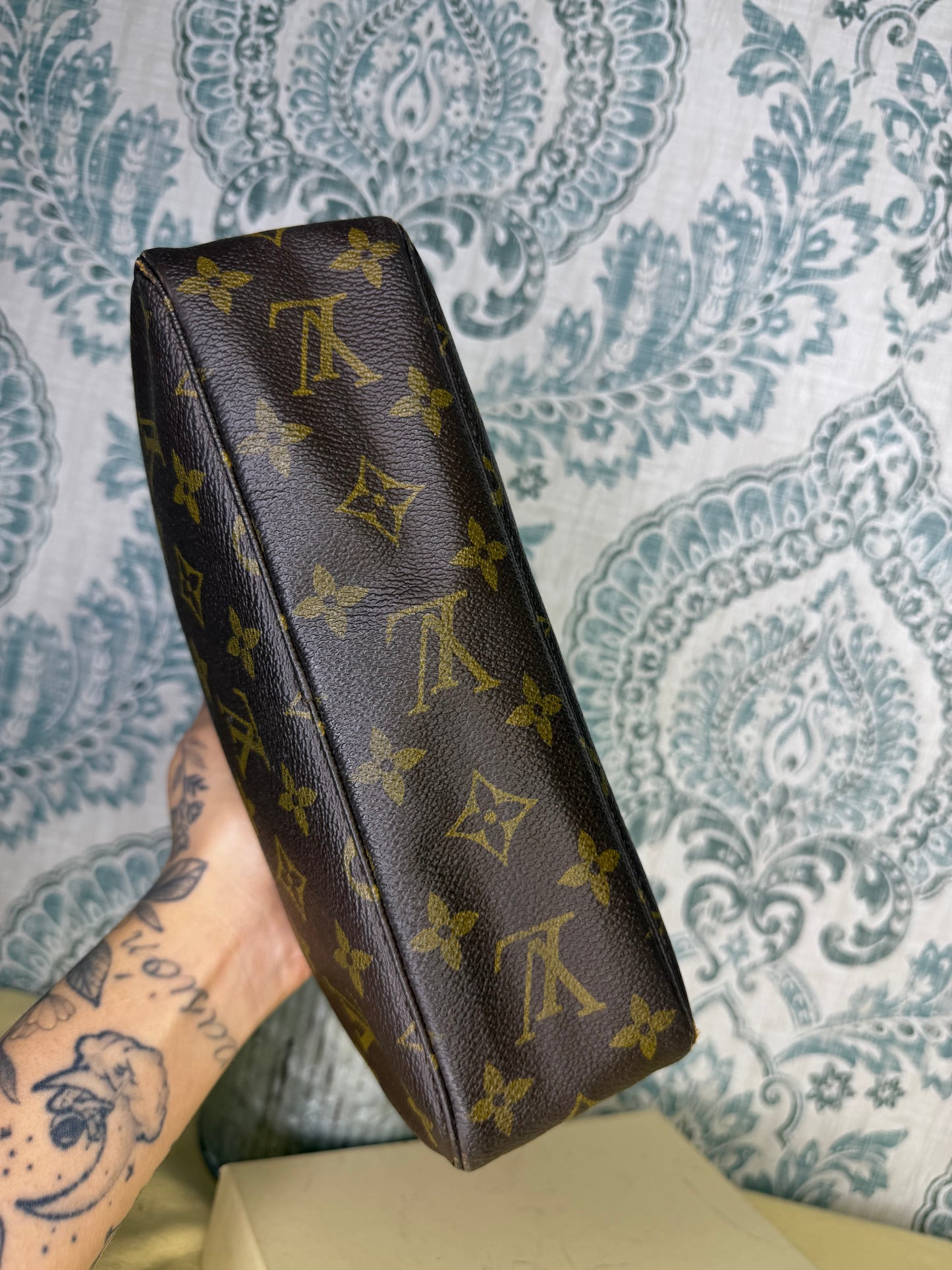 Louis Vuitton Trousse 23