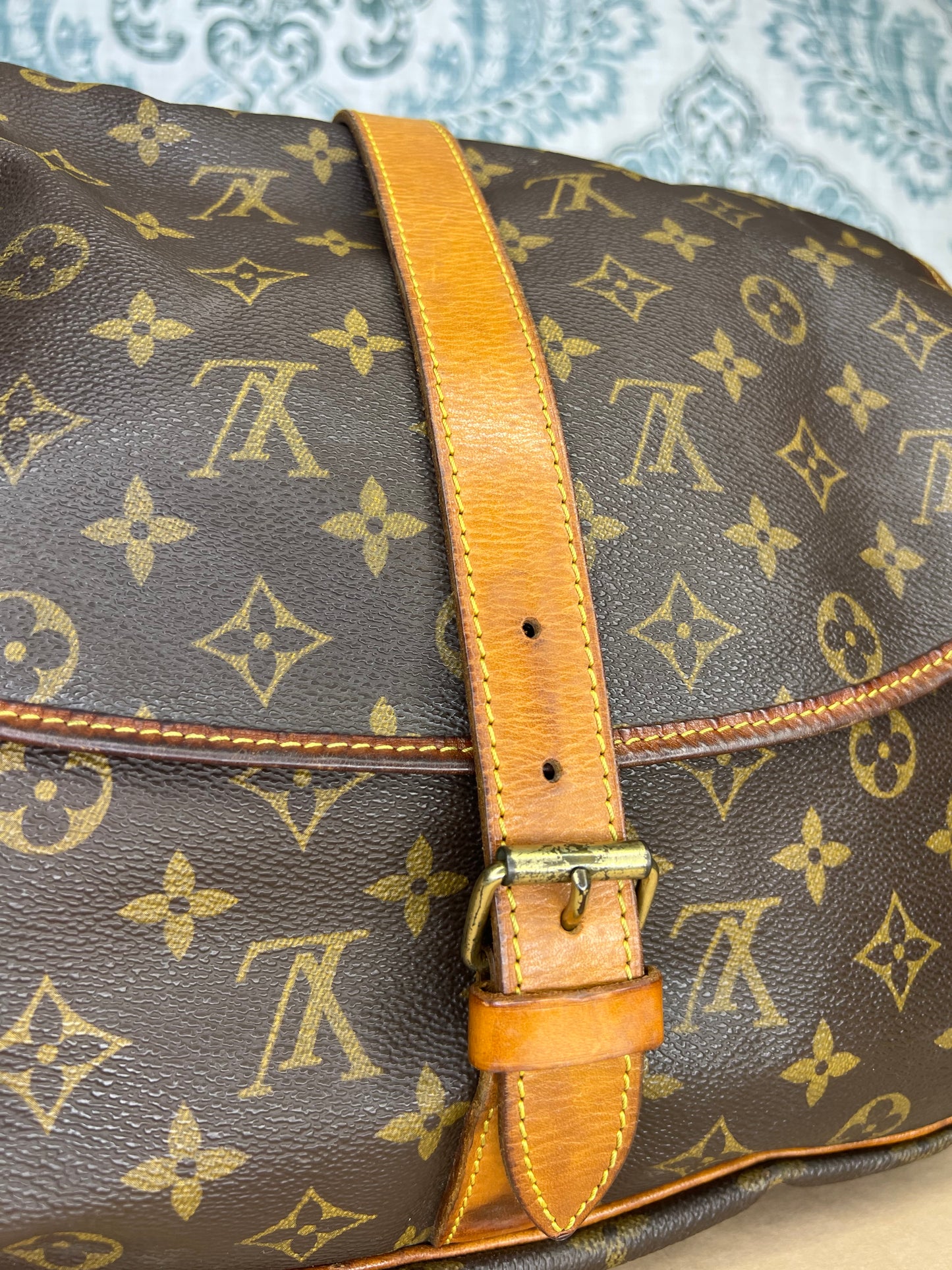 Louis Vuitton Saumur 35