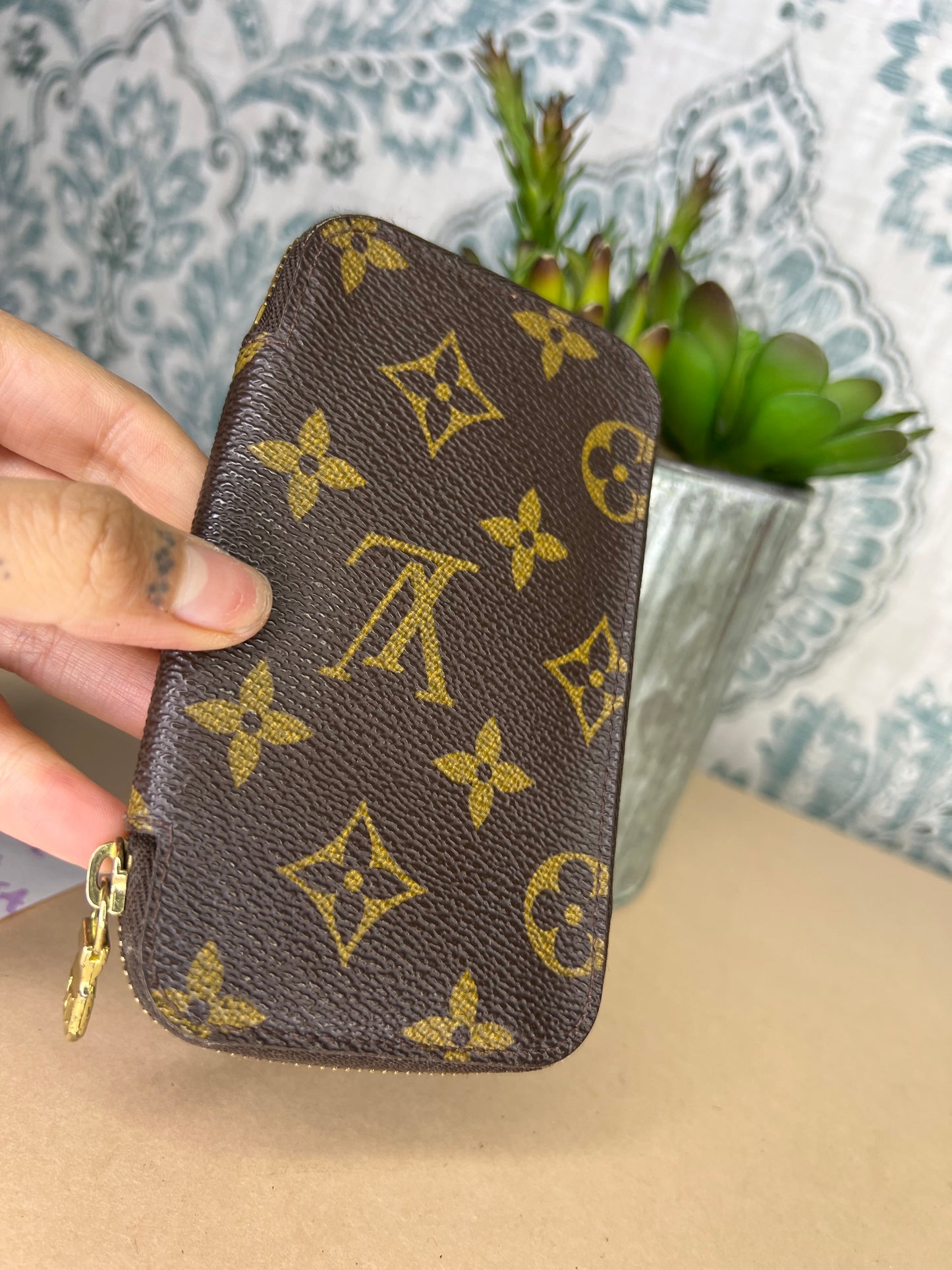 Louis Vuitton Zip Around Multicles 6 Key Holder