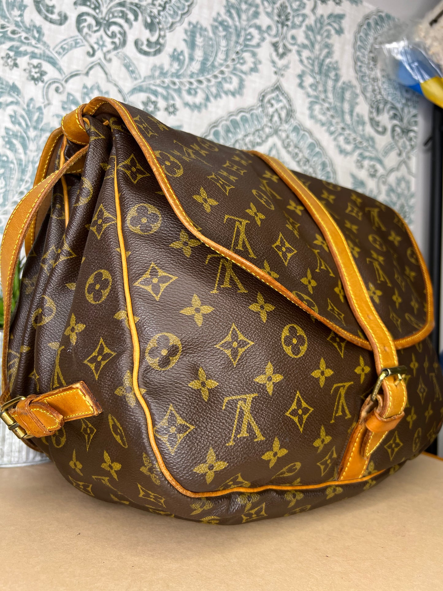 Louis Vuitton Saumur 35