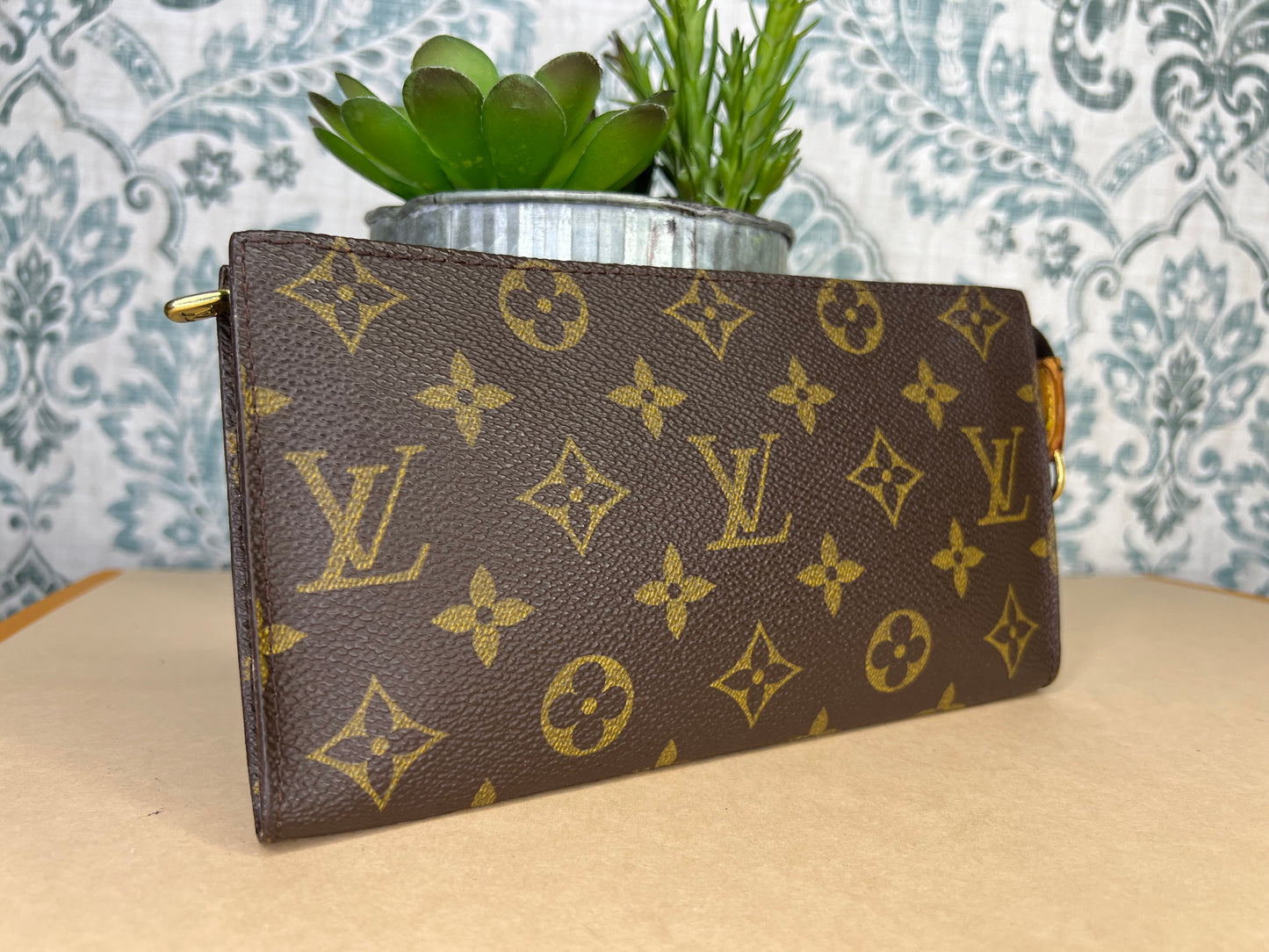 Louis Vuitton Bucket GM Pouch