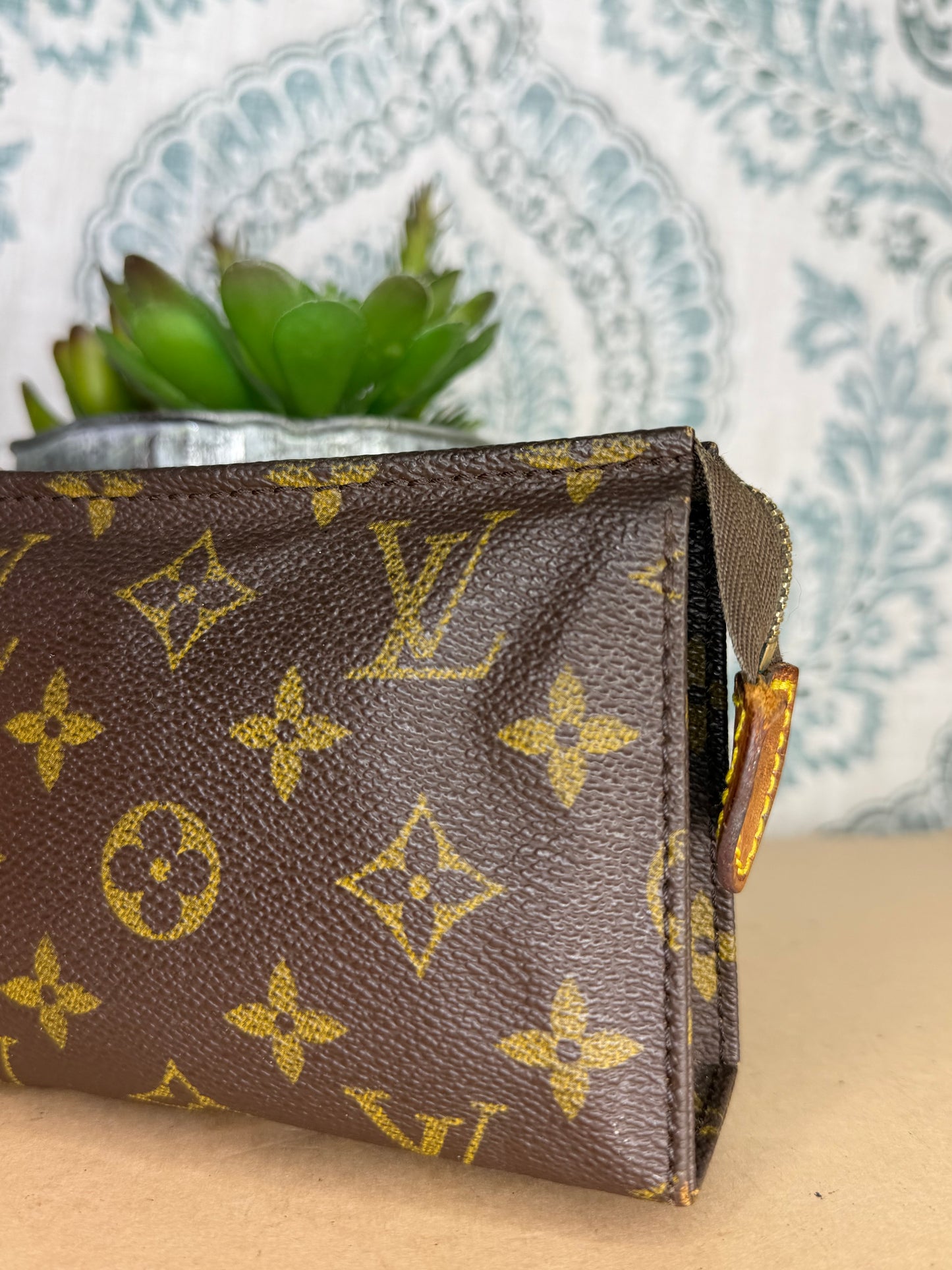 Louis Vuitton Toiletry 15