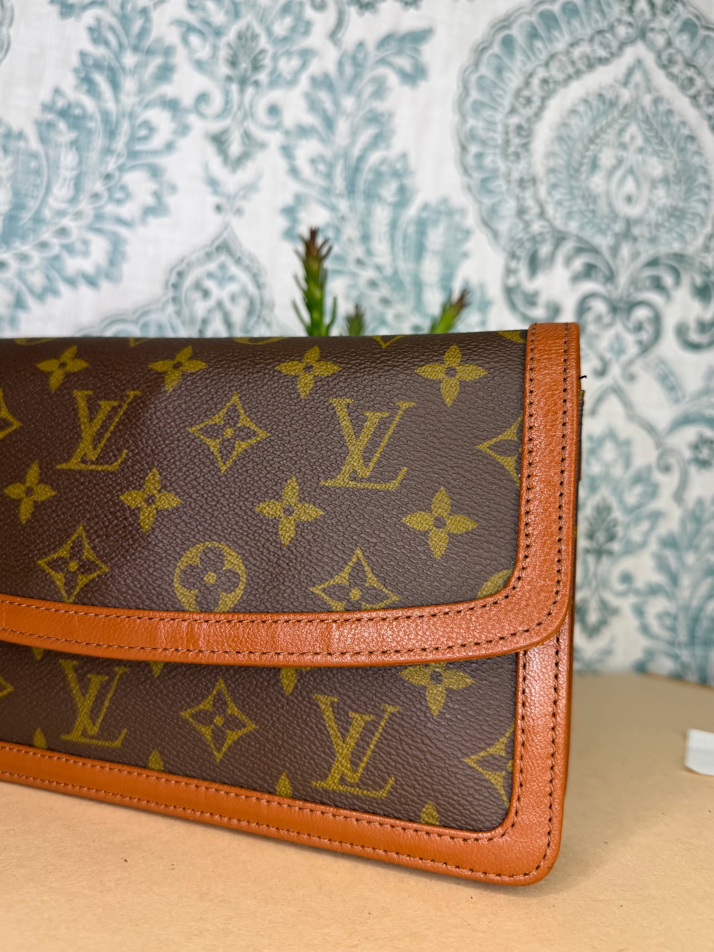 Louis Vuitton Pochette Dame PM Clutch
