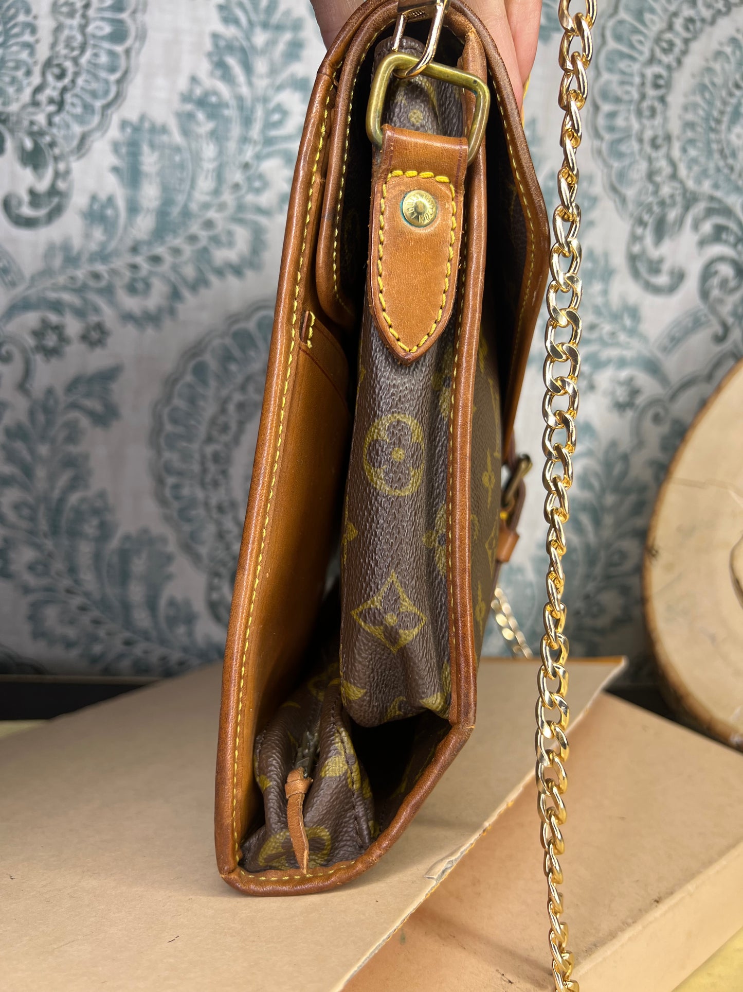 Monogram Portable Serviette

Desktop Organizer