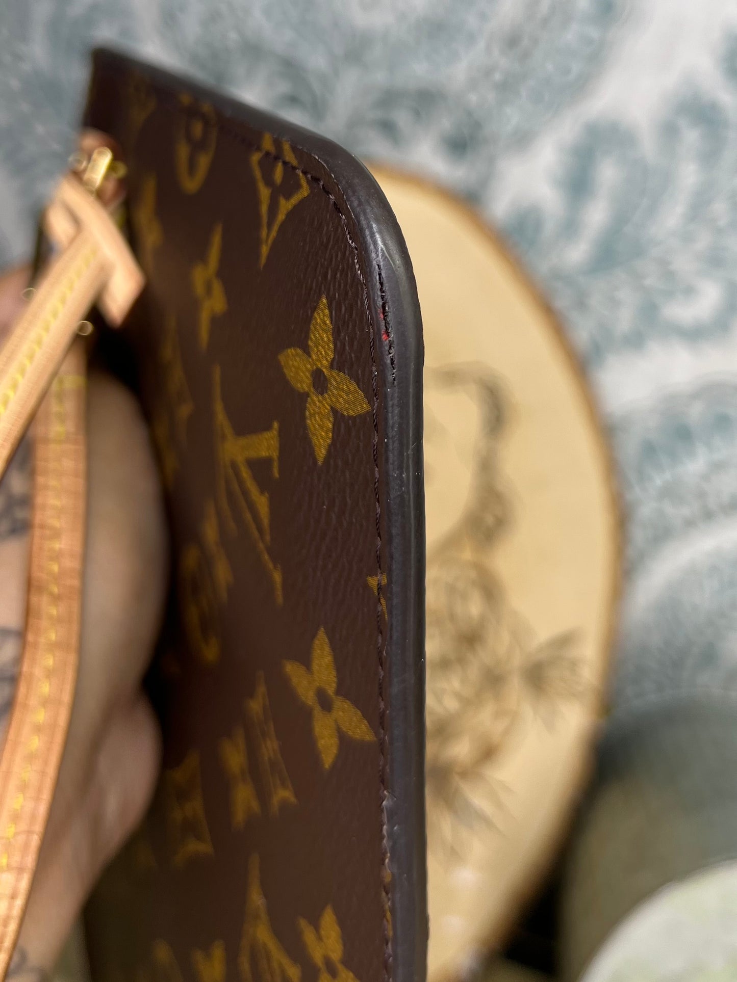 Neverfull Pouch Cherry Red