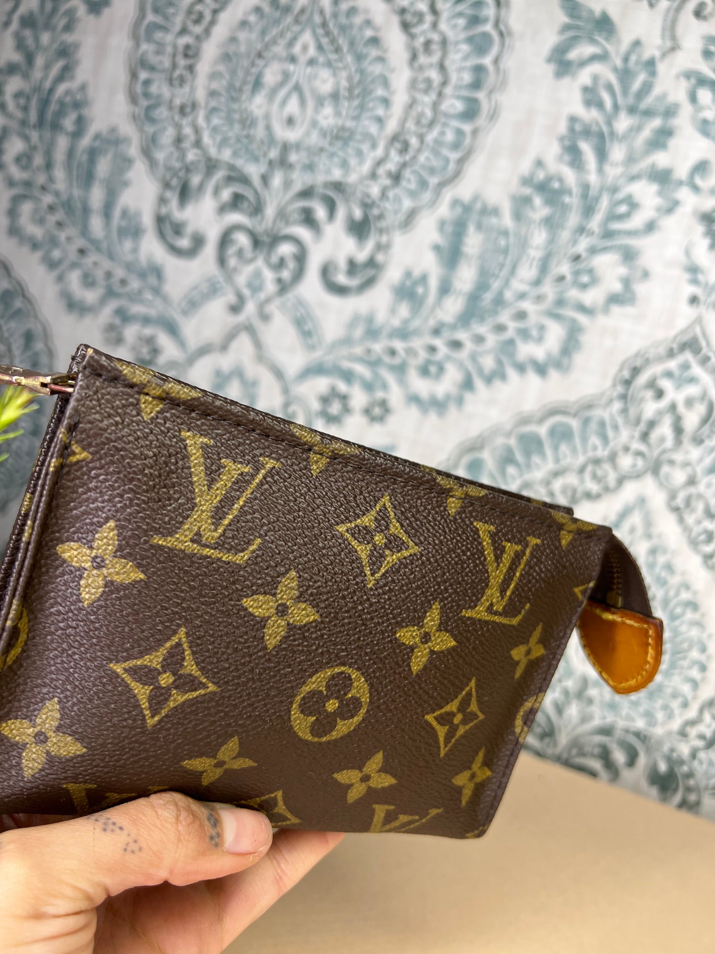 Louis Vuitton Toiletry 15